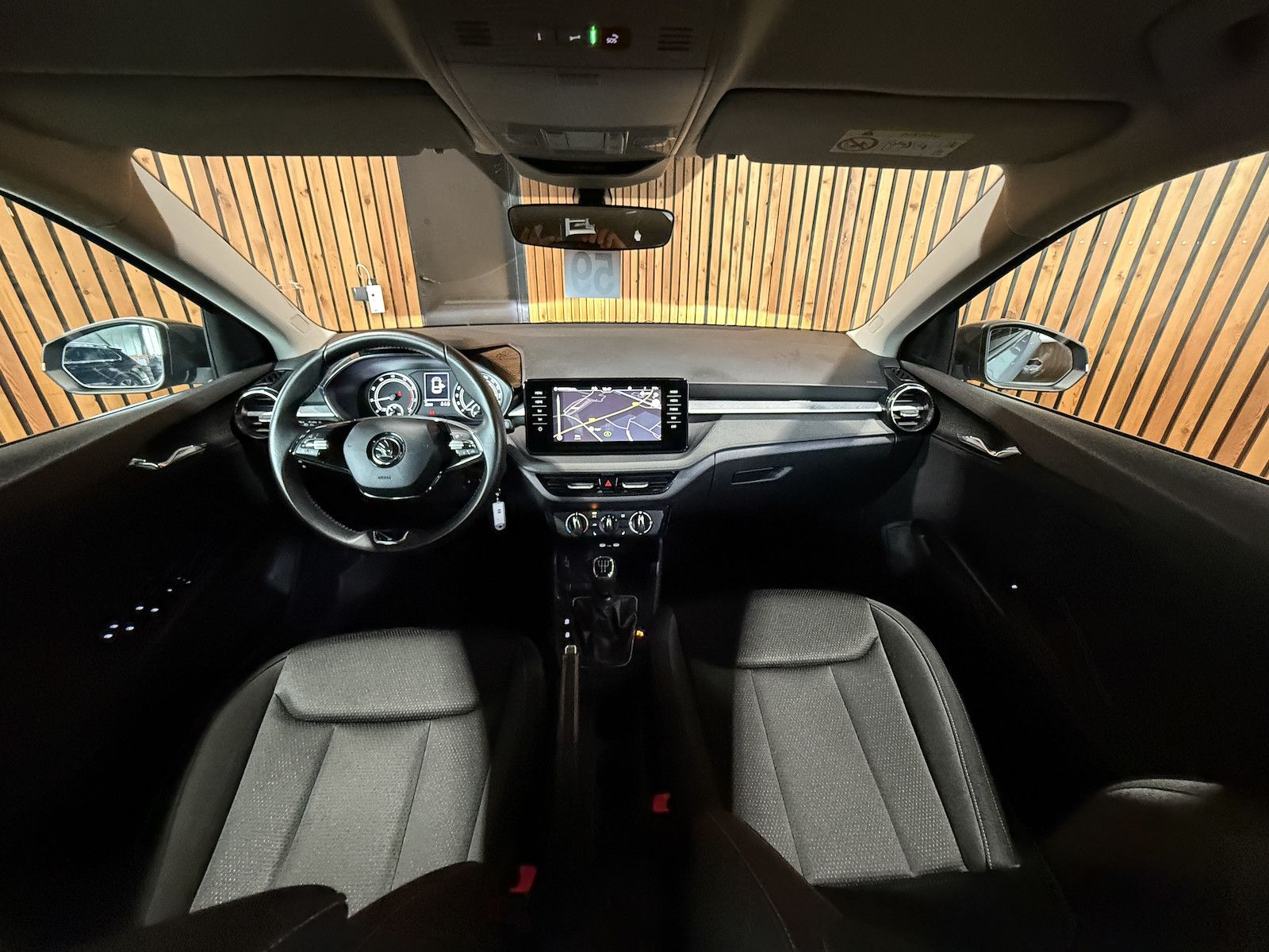 Fahrzeugabbildung SKODA Fabia 1,0 TSI Tour *Navi*LED*Tempo*Kamera*Alu*