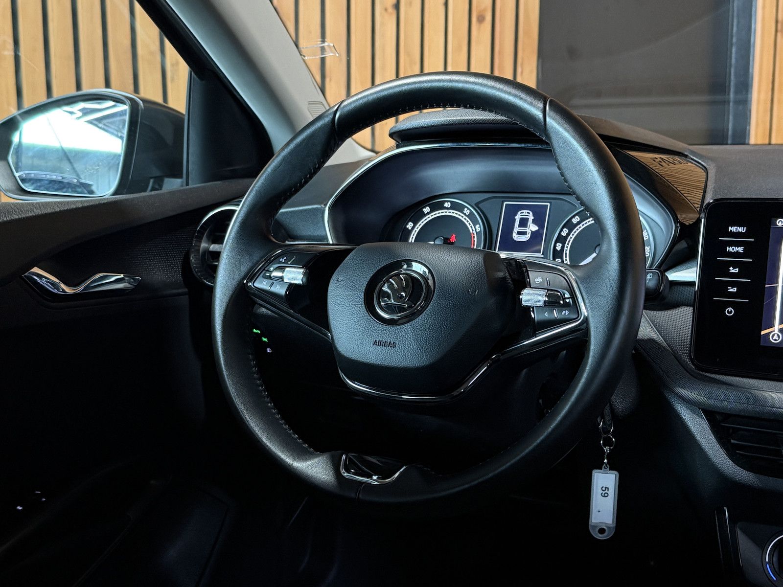 Fahrzeugabbildung SKODA Fabia 1,0 TSI Tour *Navi*LED*Tempo*Kamera*Alu*