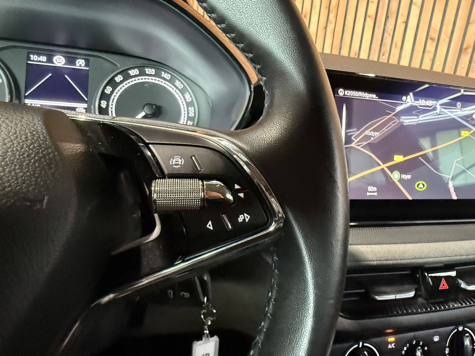 Fahrzeugabbildung SKODA Fabia 1,0 TSI Tour *Navi*LED*Tempo*Kamera*Alu*