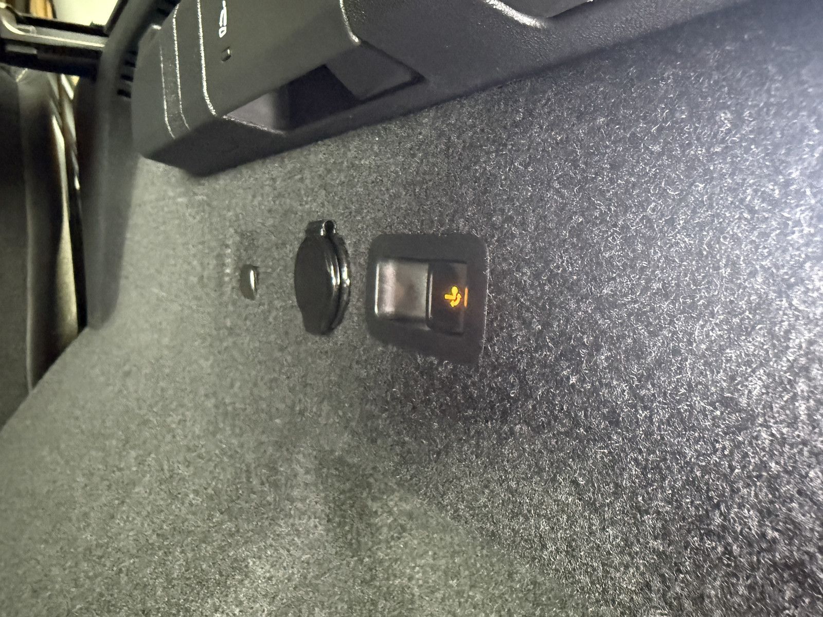 Fahrzeugabbildung SKODA Kodiaq iV 1,5 eHybrid *Navi*AHK*Matrix*Kam*Kessy