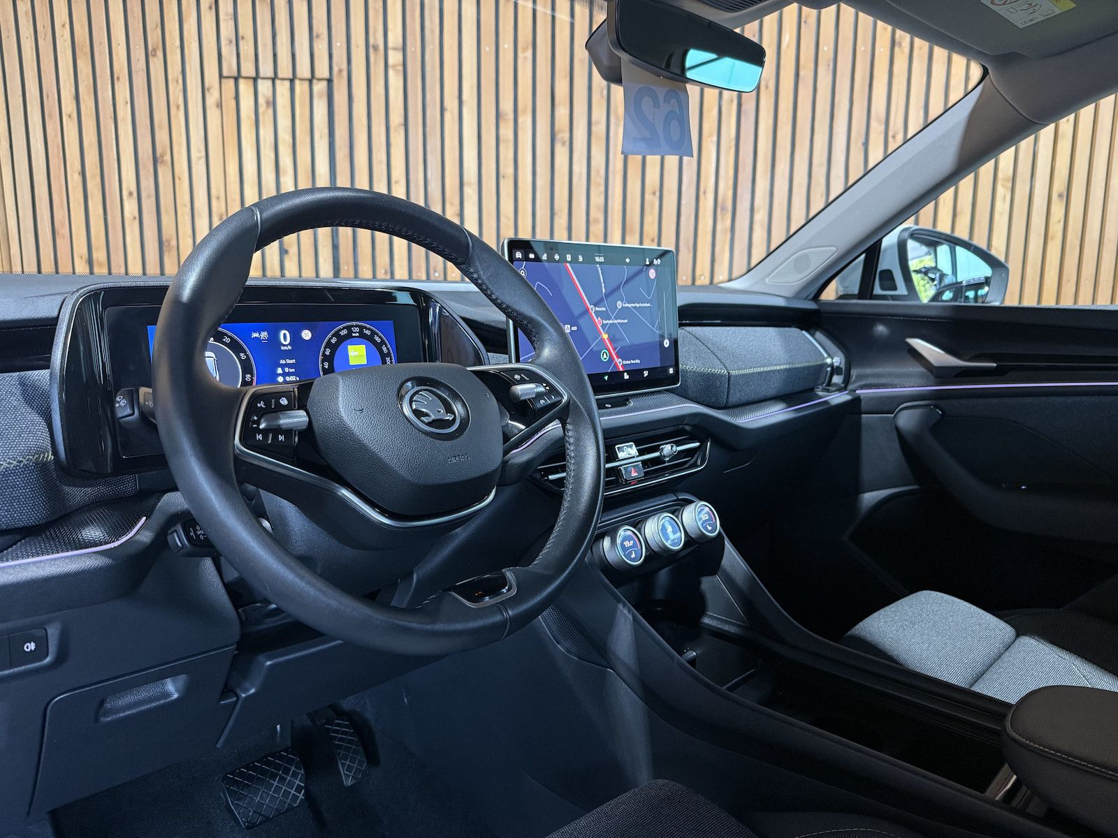 Fahrzeugabbildung SKODA Kodiaq iV 1,5 eHybrid *Navi*AHK*Matrix*Kam*Kessy