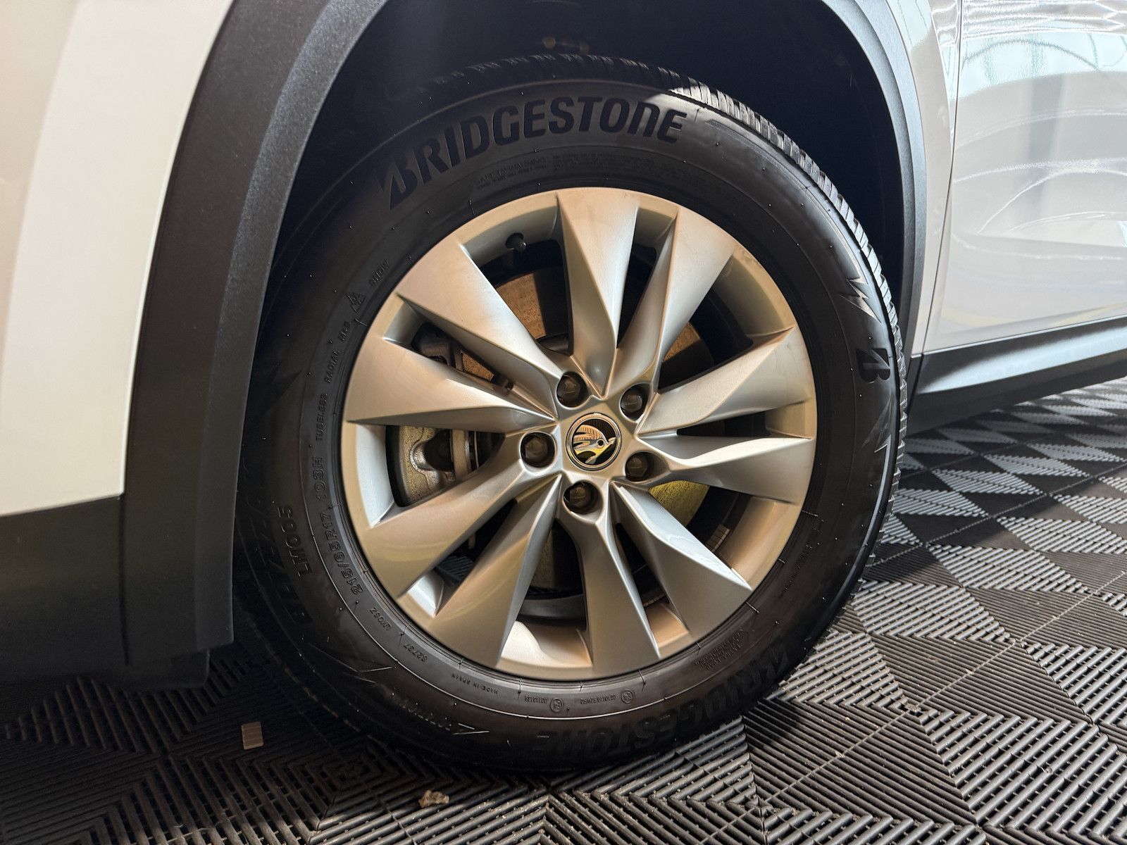 Fahrzeugabbildung SKODA Kodiaq iV 1,5 eHybrid *Navi*AHK*Matrix*Kam*Kessy