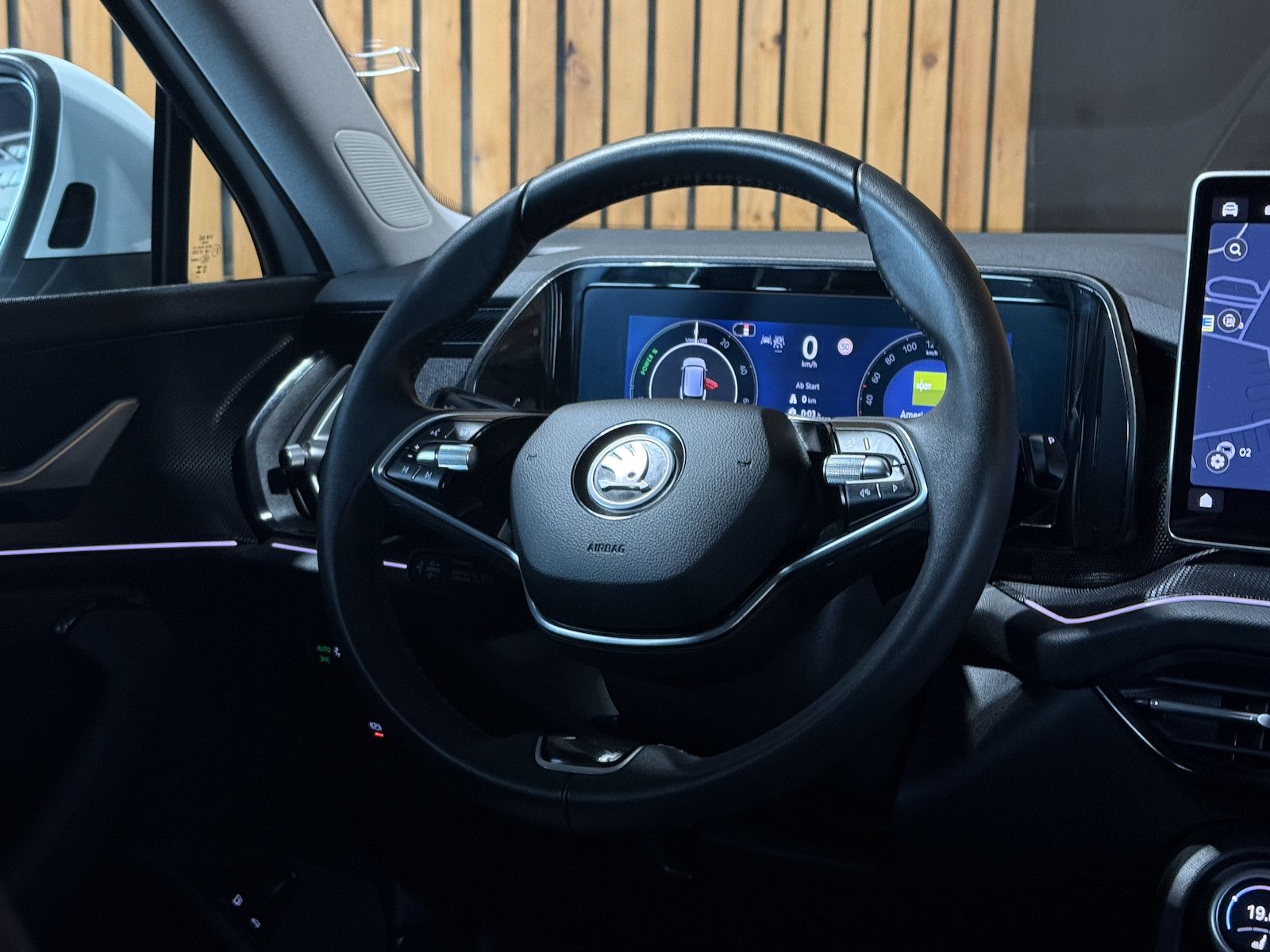 Fahrzeugabbildung SKODA Kodiaq iV 1,5 eHybrid *Navi*AHK*Matrix*Kam*Kessy