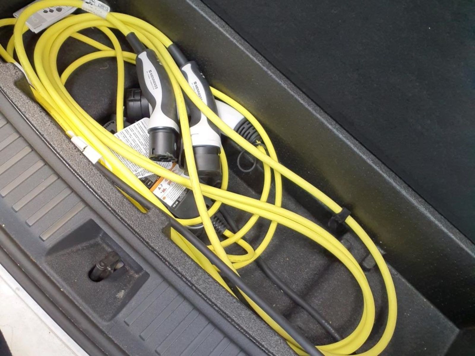 Fahrzeugabbildung SKODA Kodiaq iV 1,5 eHybrid *Navi*AHK*Matrix*Kam*Kessy