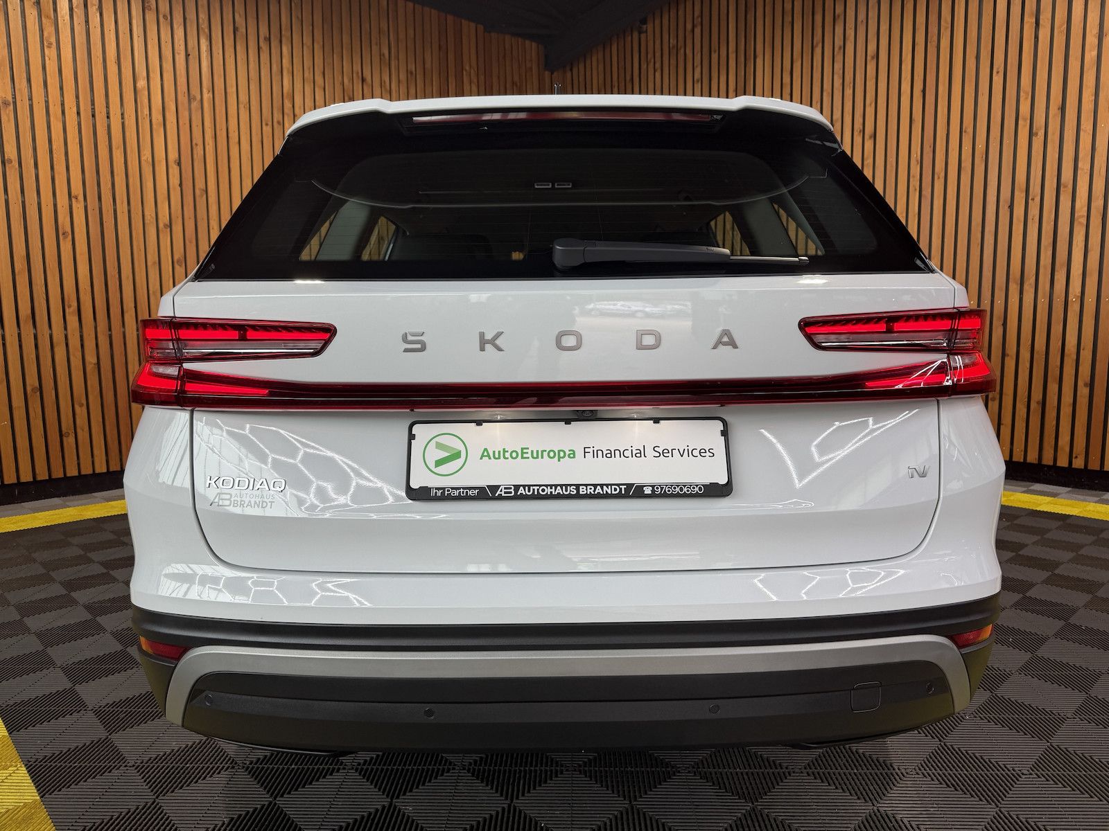 Fahrzeugabbildung SKODA Kodiaq iV 1,5 eHybrid *Navi*AHK*Matrix*Kam*Kessy