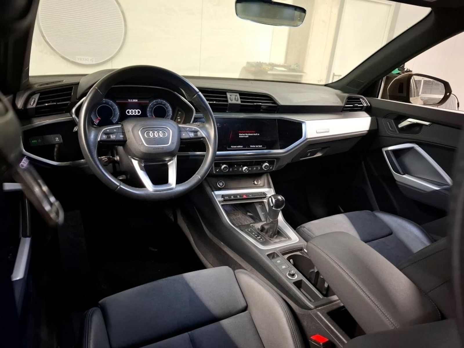 Fahrzeugabbildung Audi Q3 35 TFSI S Line Aut.*Navi*Kam*Keyless*ACC*LED*