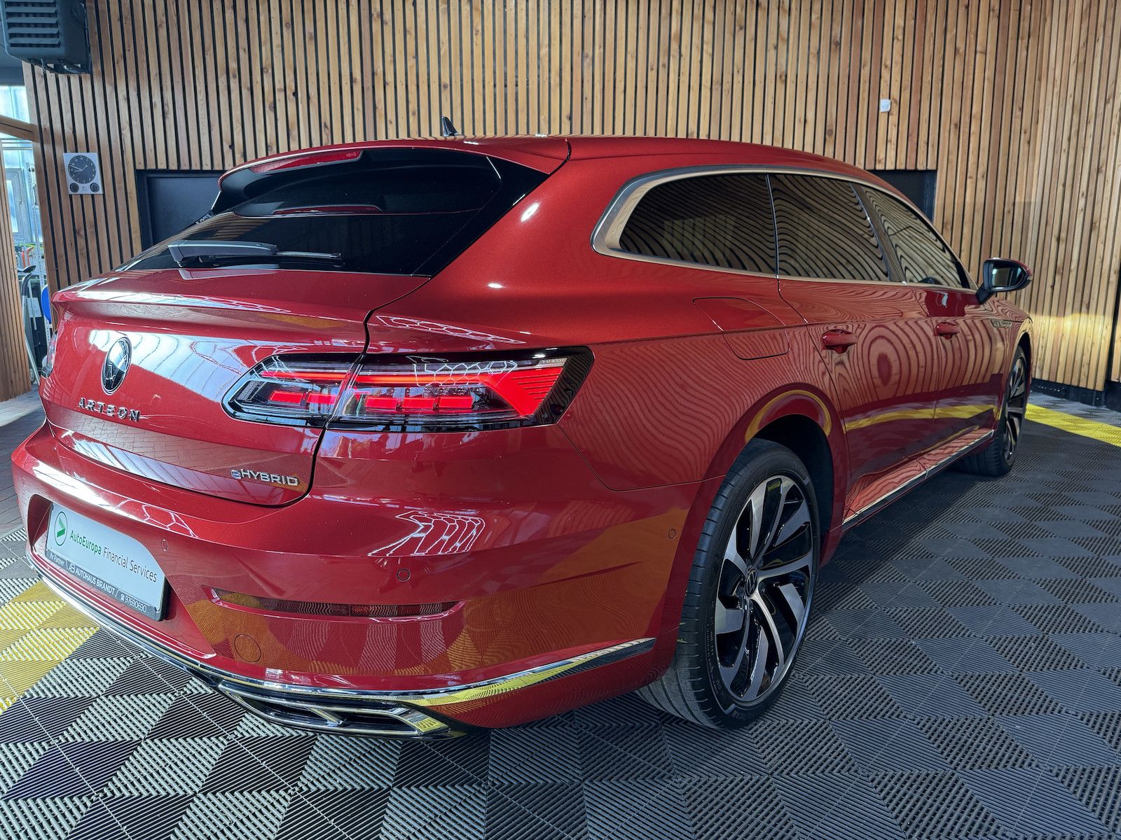 Fahrzeugabbildung Volkswagen Arteon 1.4 eHybrid SB. R-Line *Navi*IQ*Kam*Pano*