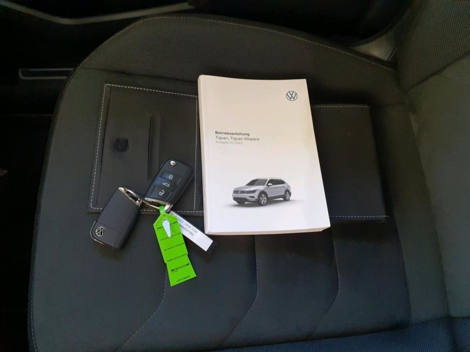 Fahrzeugabbildung Volkswagen Tiguan Allspace 2,0TDI Eleg. 4M DSG Navi*360*AHK