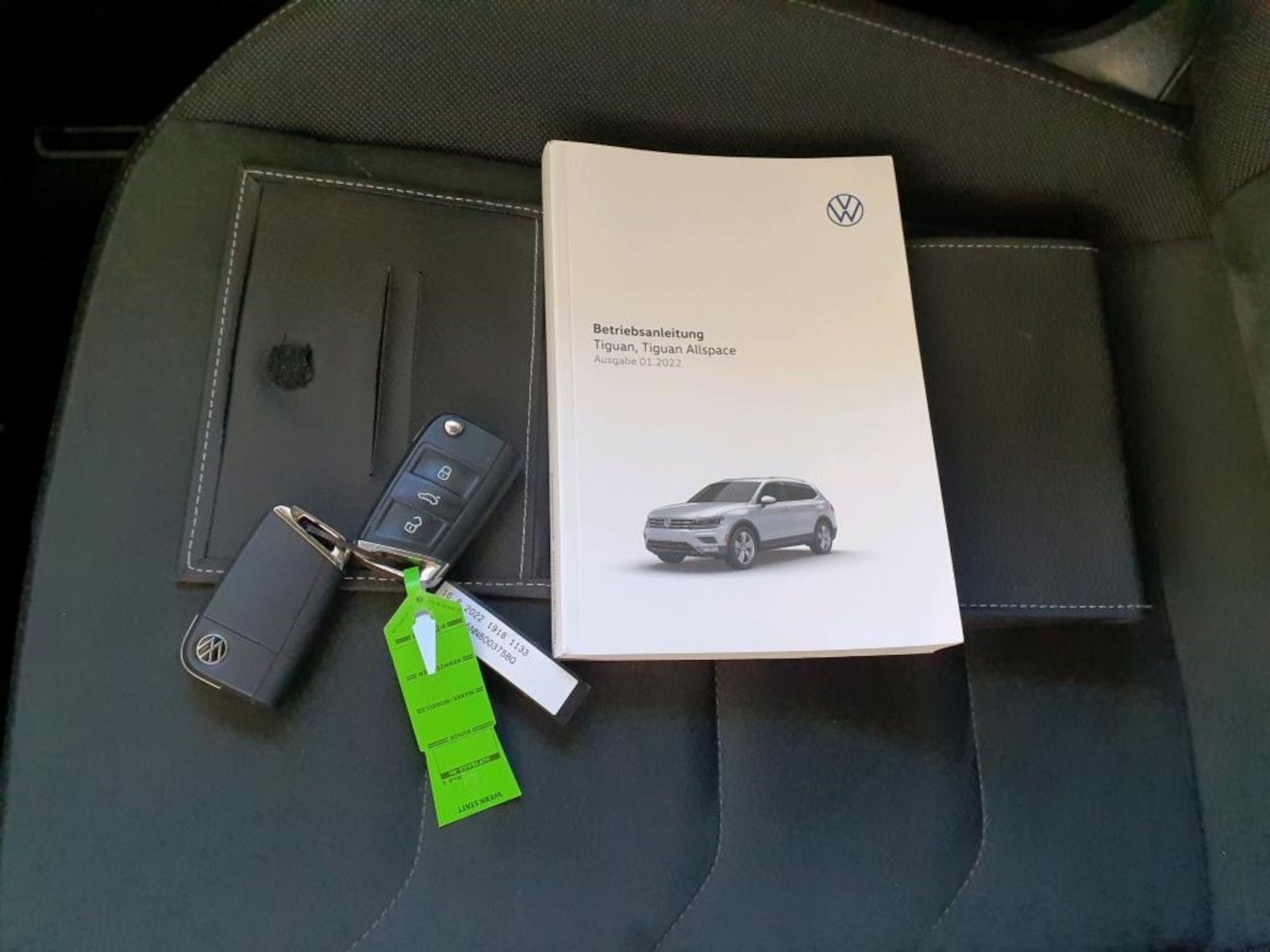 Fahrzeugabbildung Volkswagen Tiguan Allspace 2,0TDI Eleg. 4M DSG Navi*360*AHK