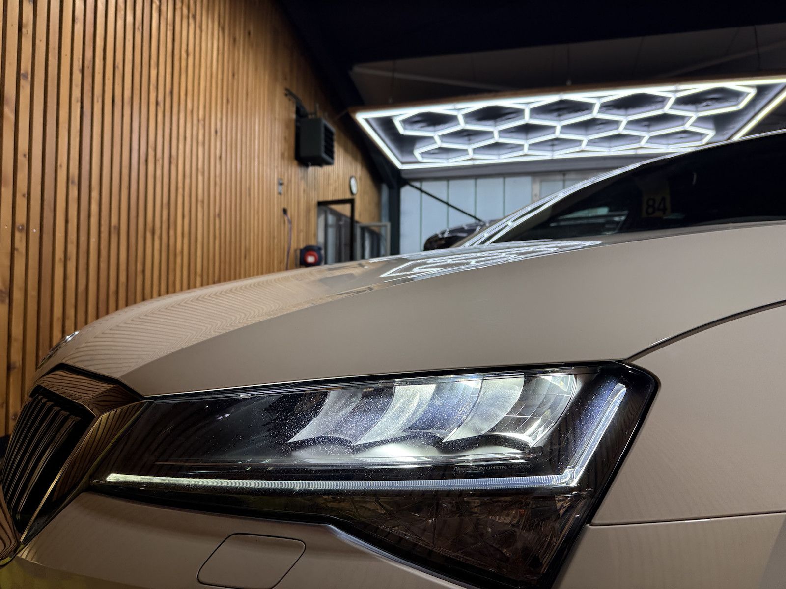 Fahrzeugabbildung SKODA Superb Combi TSI iV DSG *Navi*Virt*Kam*Kessy*DCC