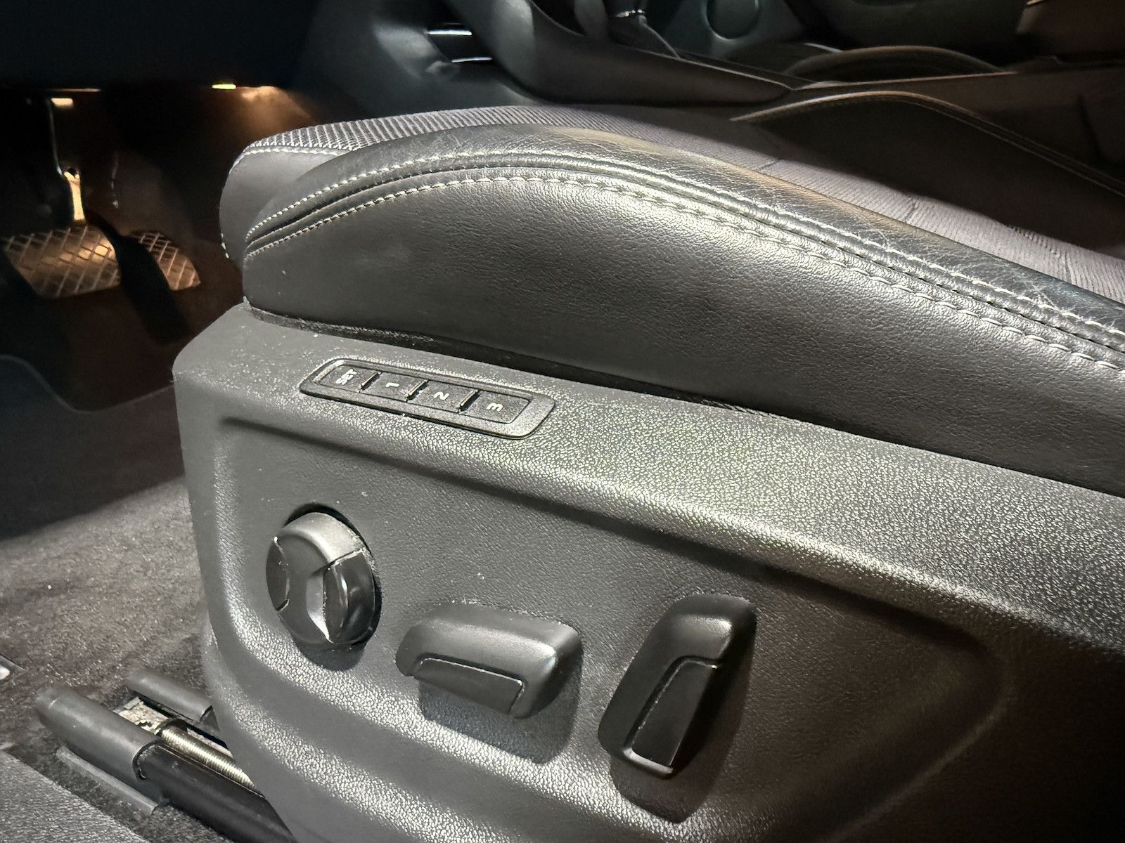 Fahrzeugabbildung SKODA Kodiaq 2,0 TDI DSG *Navi*Matrix*Virtual*Kam*AHK*