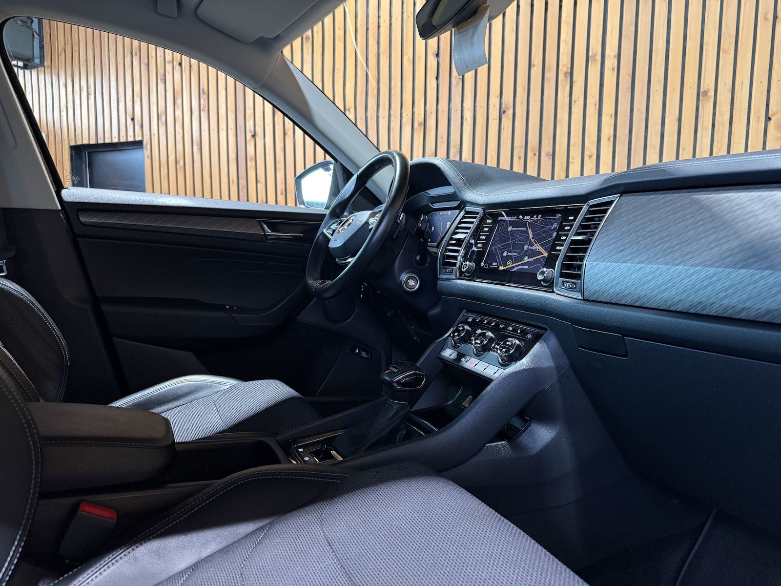 Fahrzeugabbildung SKODA Kodiaq 2,0 TDI DSG *Navi*Matrix*Virtual*Kam*AHK*