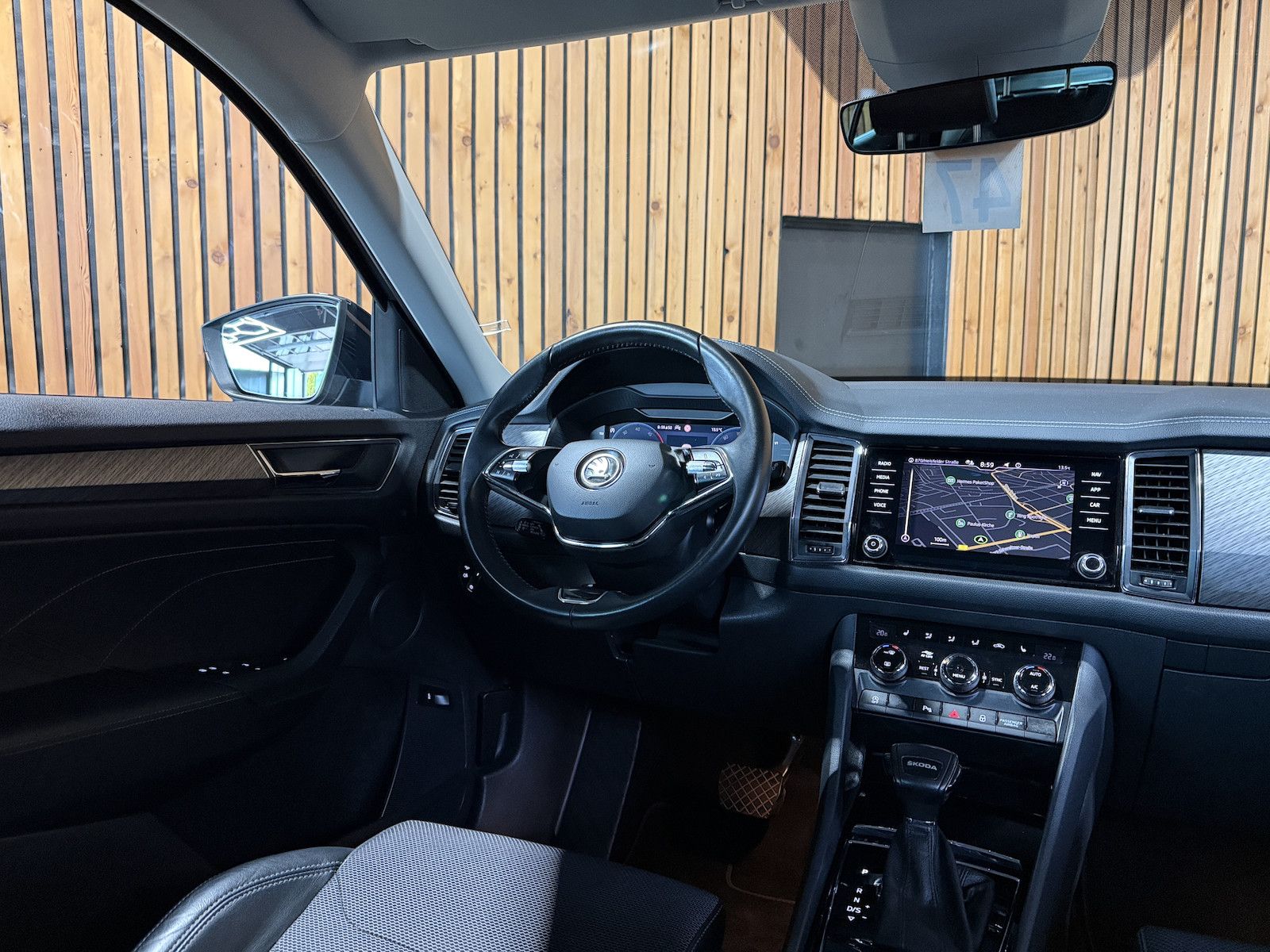 Fahrzeugabbildung SKODA Kodiaq 2,0 TDI DSG *Navi*Matrix*Virtual*Kam*AHK*