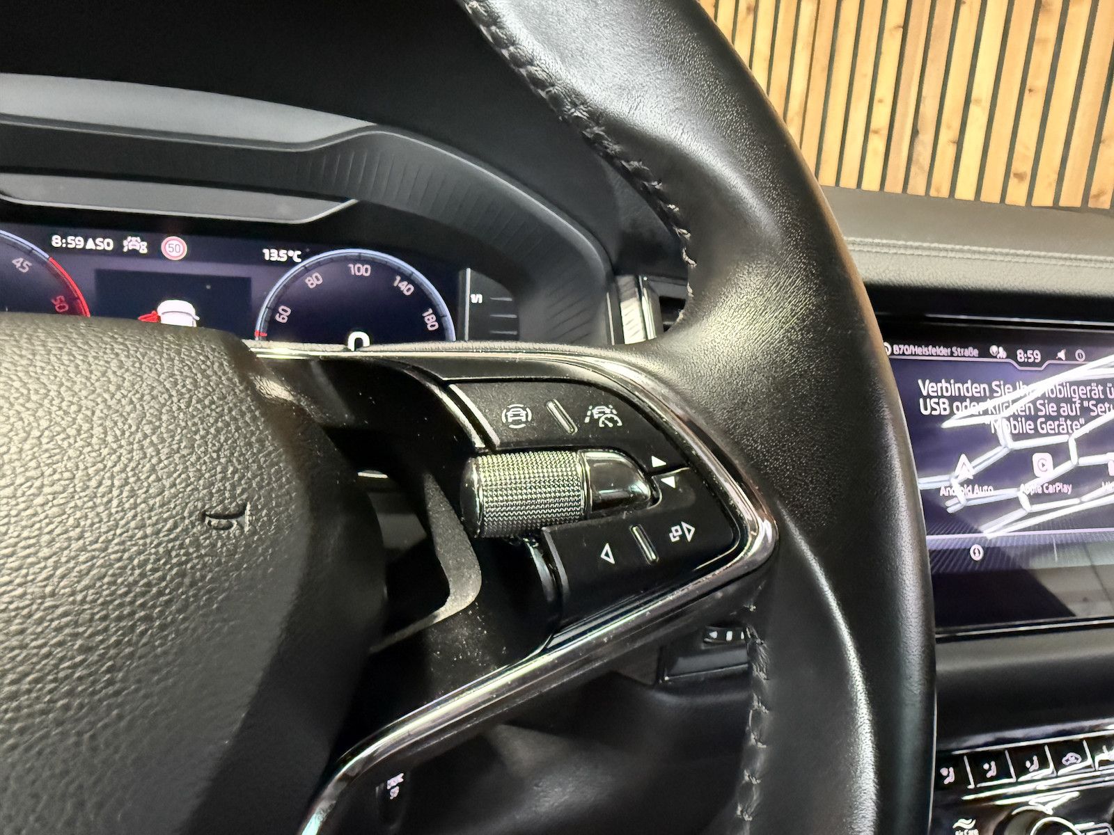 Fahrzeugabbildung SKODA Kodiaq 2,0 TDI DSG *Navi*Matrix*Virtual*Kam*AHK*