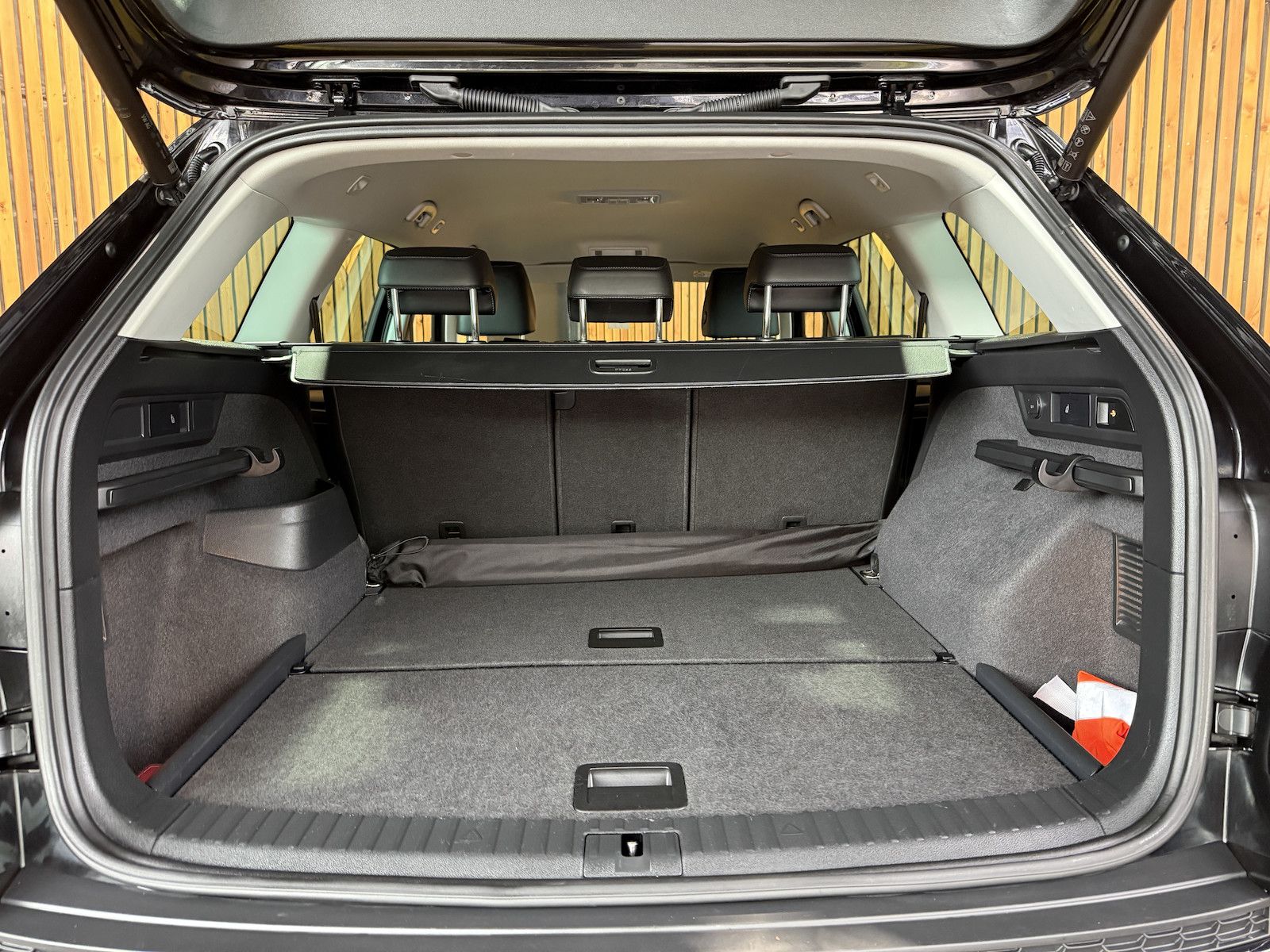 Fahrzeugabbildung SKODA Kodiaq 2,0 TDI DSG *Navi*Matrix*Virtual*Kam*AHK*