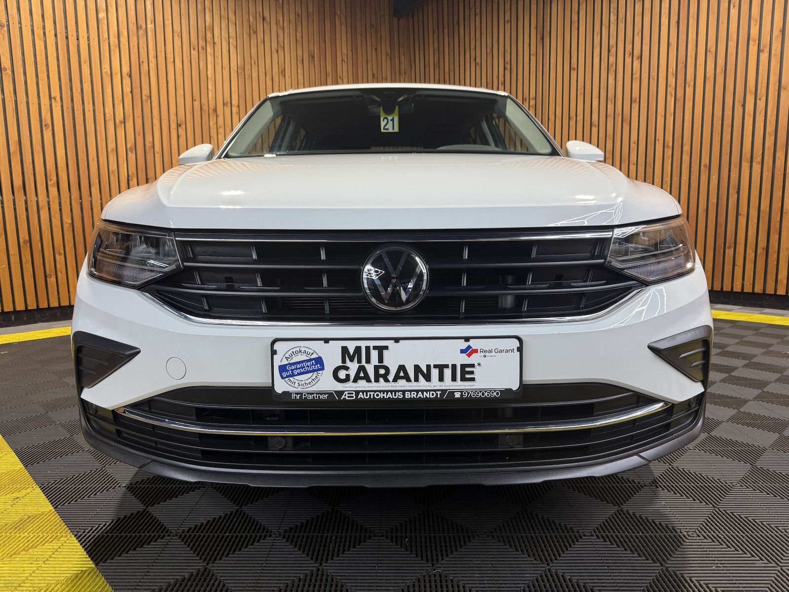 Fahrzeugabbildung Volkswagen Tiguan 1,4 eHybrid Active DSG *Navi*ACC*LED*AHK