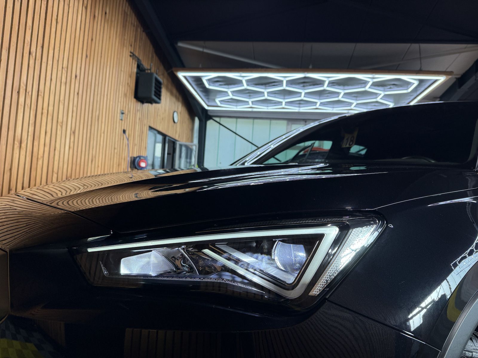 Fahrzeugabbildung SEAT Tarraco 2,0 TDI FR DSG *Navi*LED*Kam*AHK*Kessy*