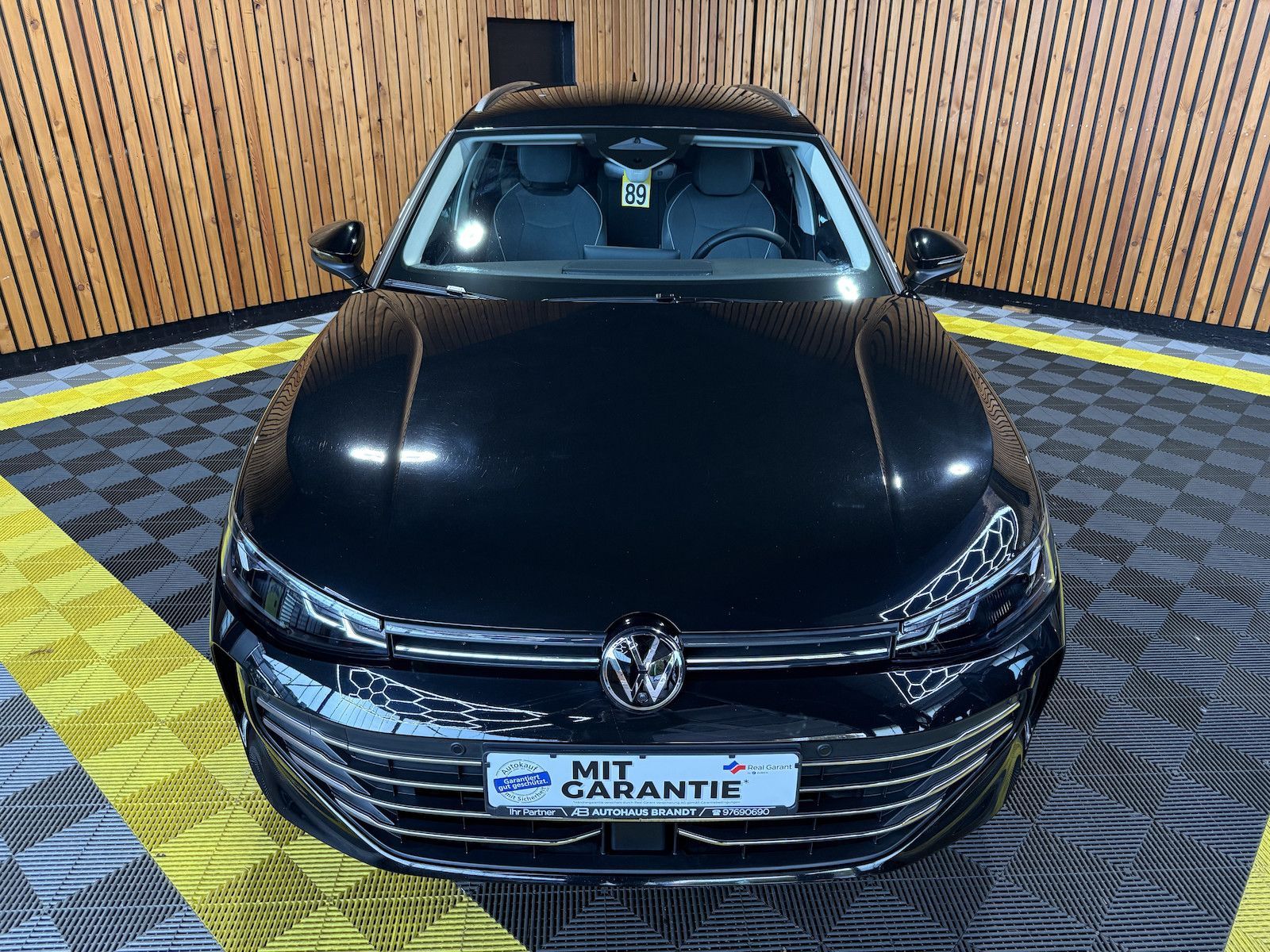 Fahrzeugabbildung Volkswagen Passat Variant 1,5 eTSI DSG *Navi*AHK*360°*LED*