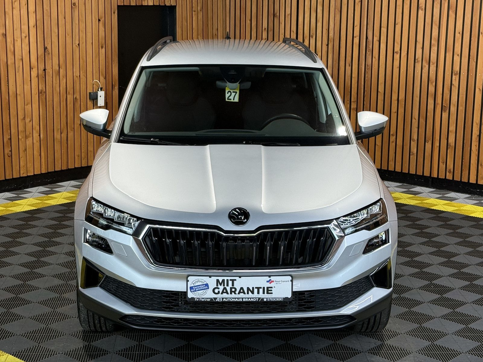 Fahrzeugabbildung SKODA Karoq 1,5 TSI DSG Selection *Navi*LED*Kam*Kessy*