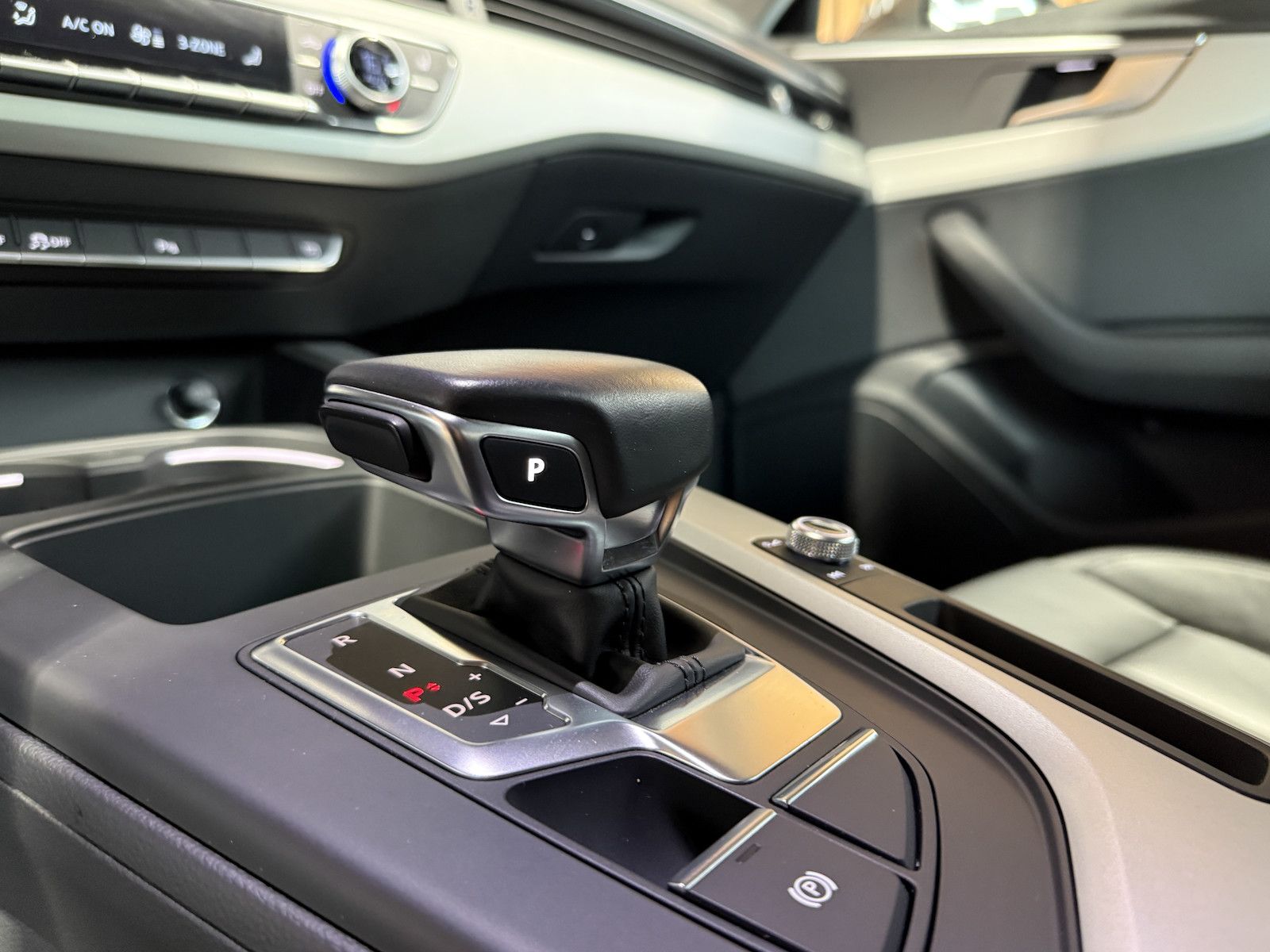 Fahrzeugabbildung Audi A4 Avant advan. TDI Aut. *Navi*Kam*Virtual*Leder