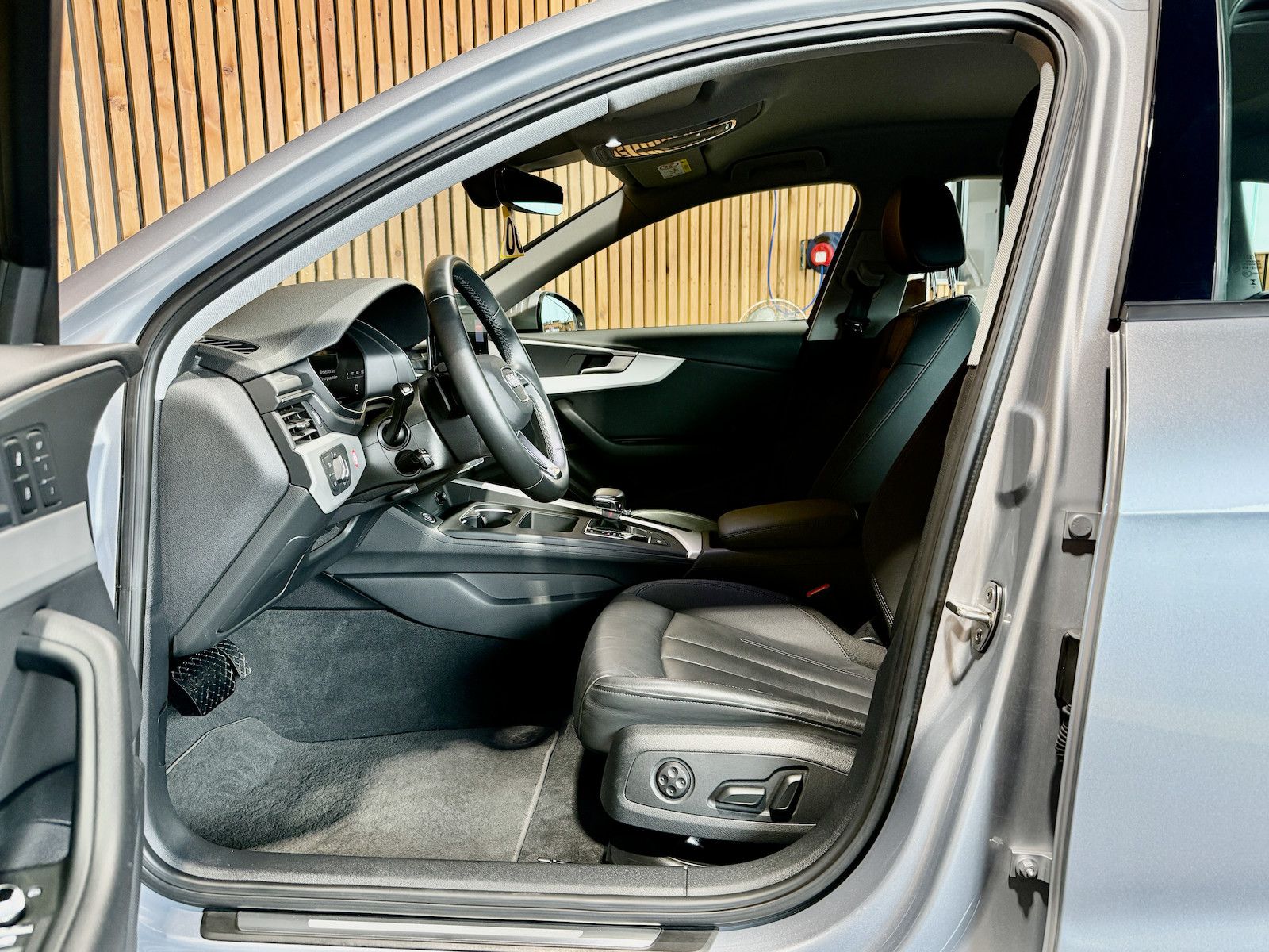 Fahrzeugabbildung Audi A4 Avant advan. TDI Aut. *Navi*Kam*Virtual*Leder