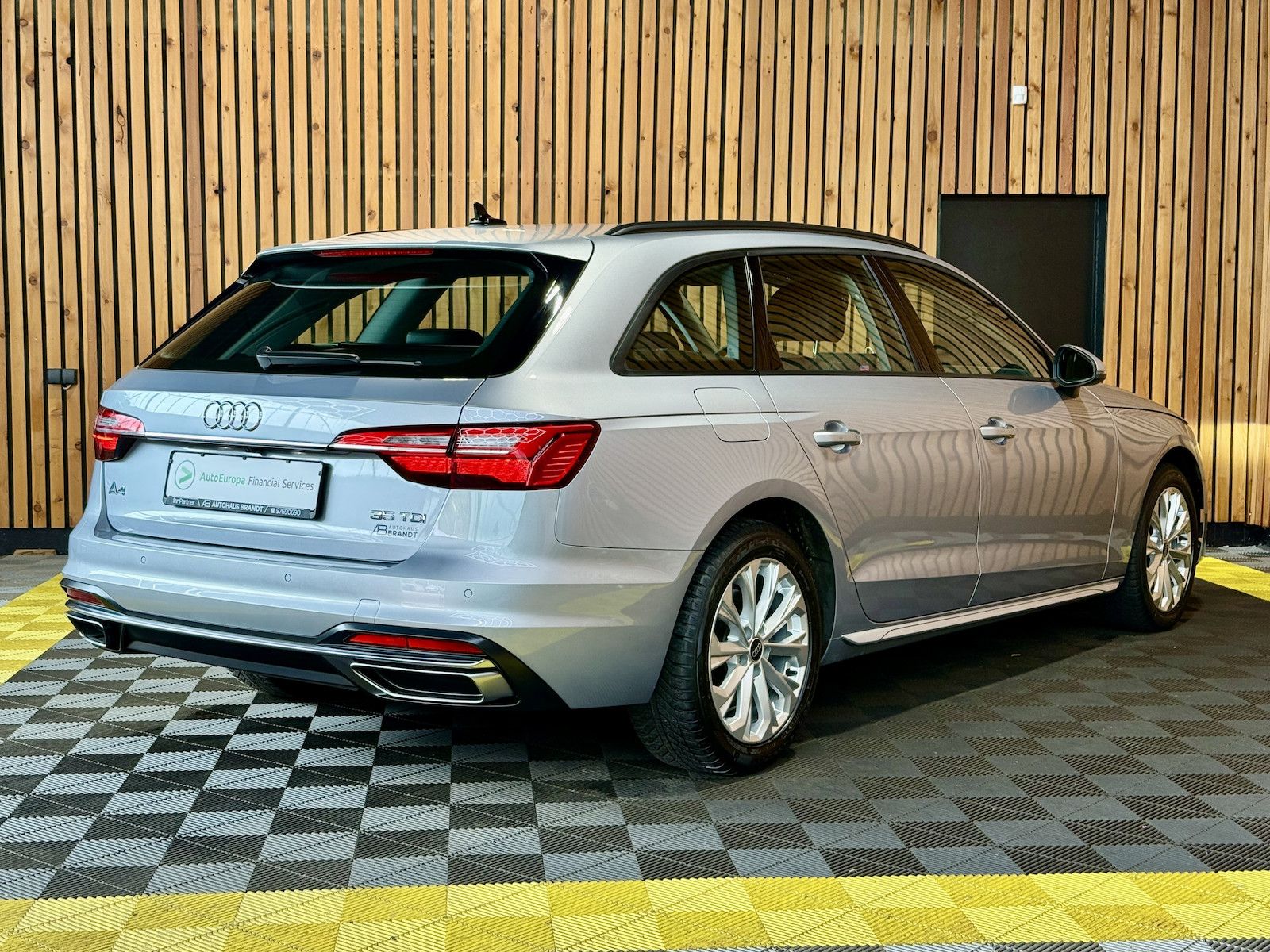 Fahrzeugabbildung Audi A4 Avant advan. TDI Aut. *Navi*Kam*Virtual*Leder