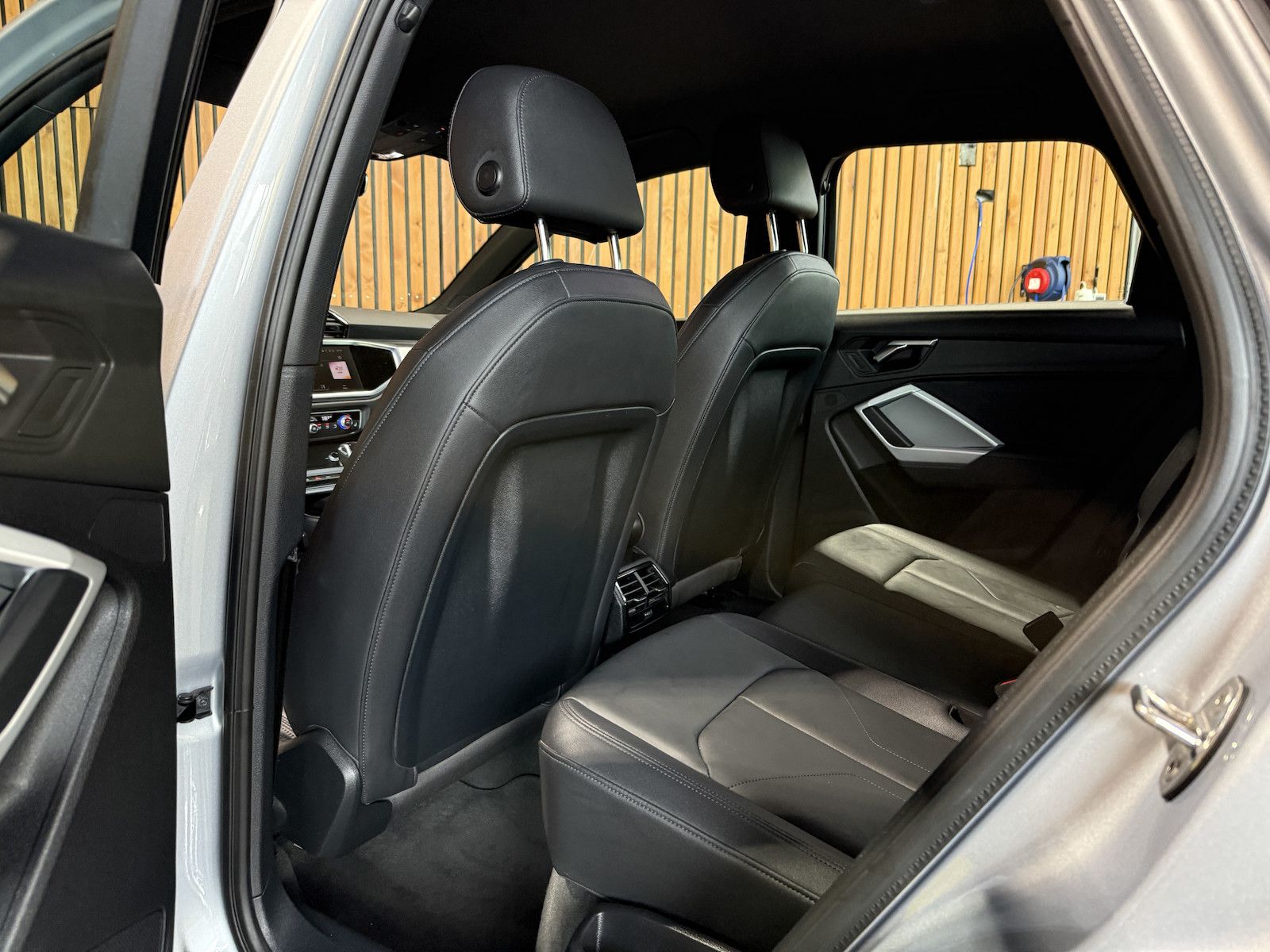 Fahrzeugabbildung Audi Q3 35 TDI advan. Aut. Navi*LED*Virtual*Kam*Leder