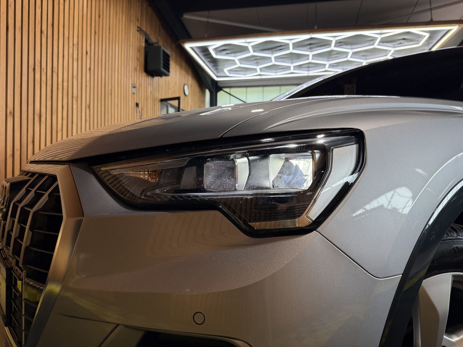 Fahrzeugabbildung Audi Q3 35 TDI advan. Aut. Navi*LED*Virtual*Kam*Leder