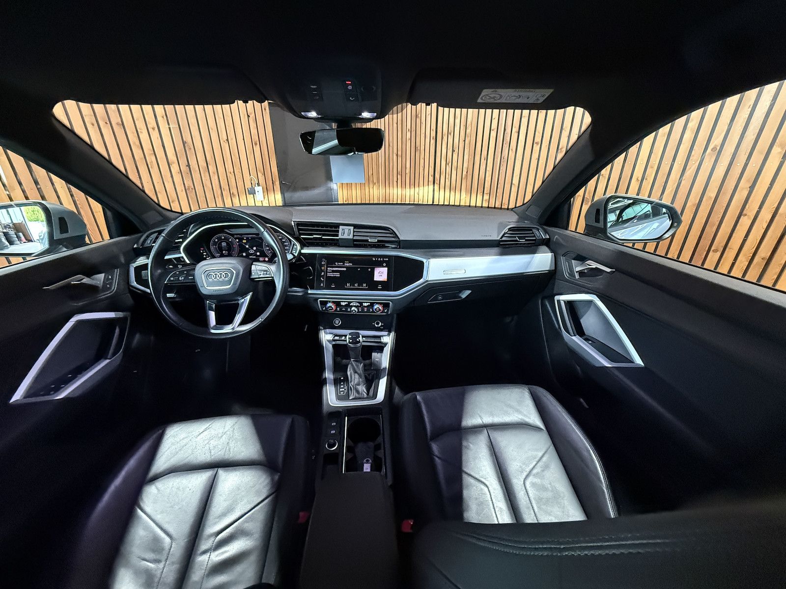 Fahrzeugabbildung Audi Q3 35 TDI advan. Aut. Navi*LED*Virtual*Kam*Leder