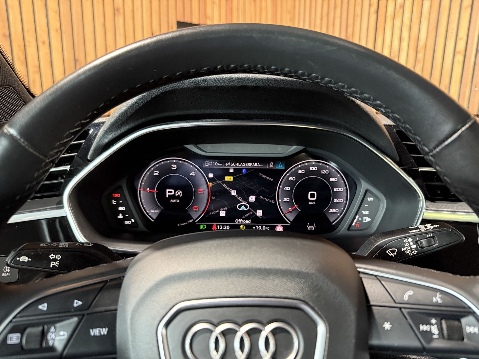 Fahrzeugabbildung Audi Q3 35 TDI advan. Aut. Navi*LED*Virtual*Kam*Leder