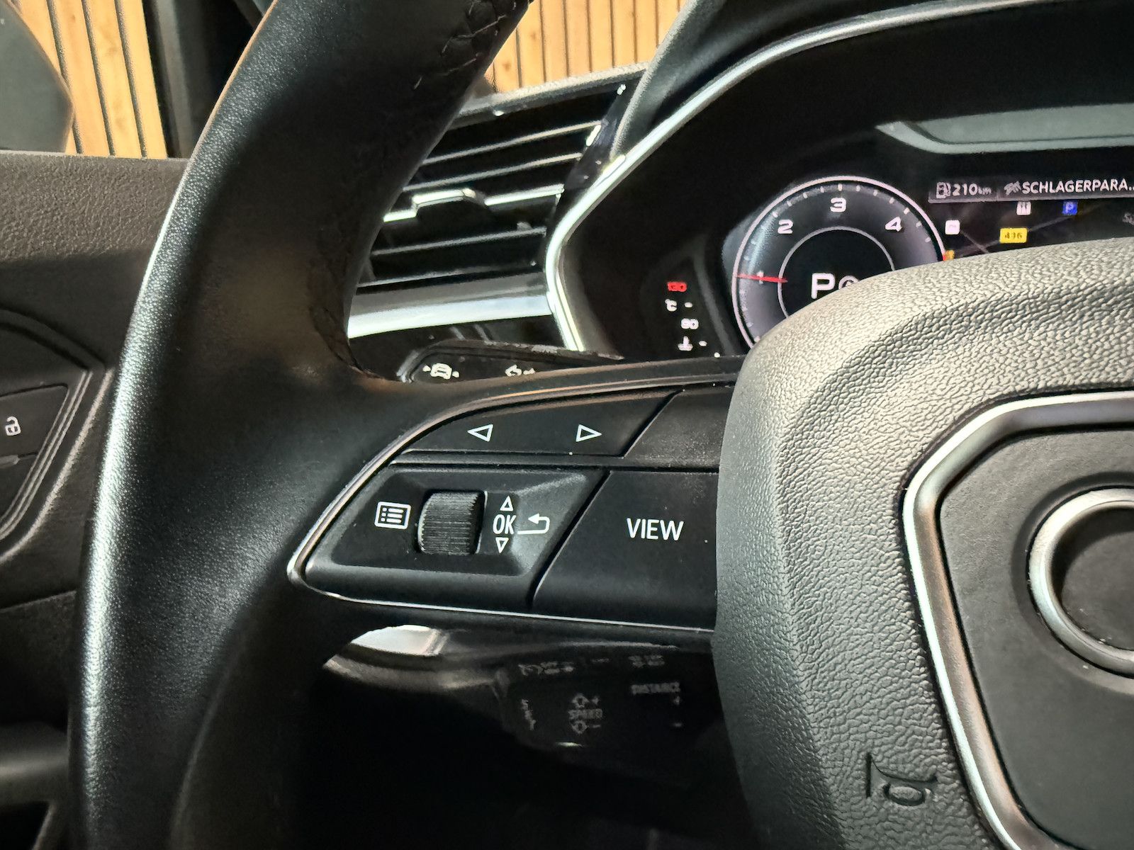 Fahrzeugabbildung Audi Q3 35 TDI advan. Aut. Navi*LED*Virtual*Kam*Leder