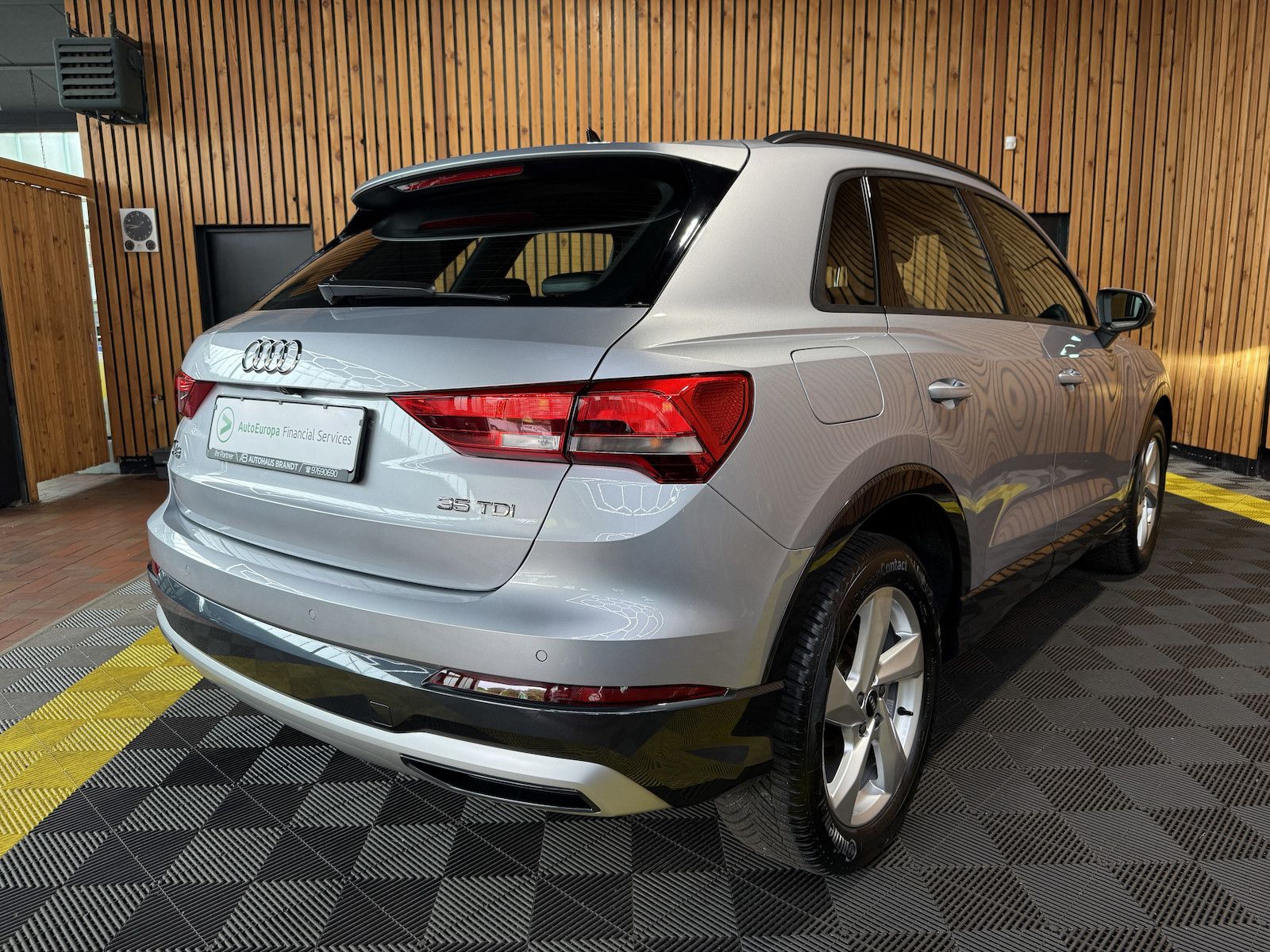 Fahrzeugabbildung Audi Q3 35 TDI advan. Aut. Navi*LED*Virtual*Kam*Leder