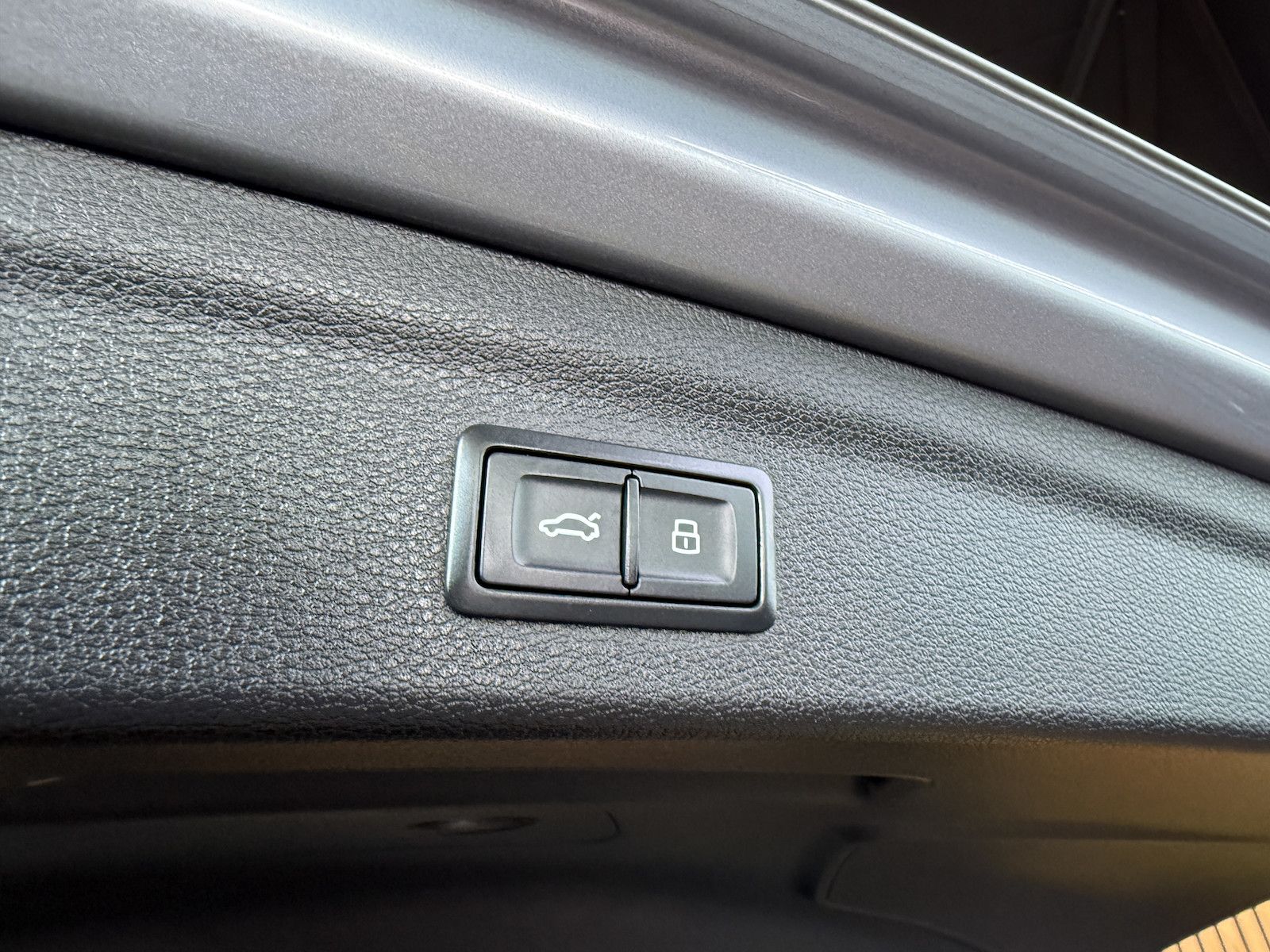 Fahrzeugabbildung Audi Q3 35 TDI advan. Aut. Navi*LED*Virtual*Kam*Leder