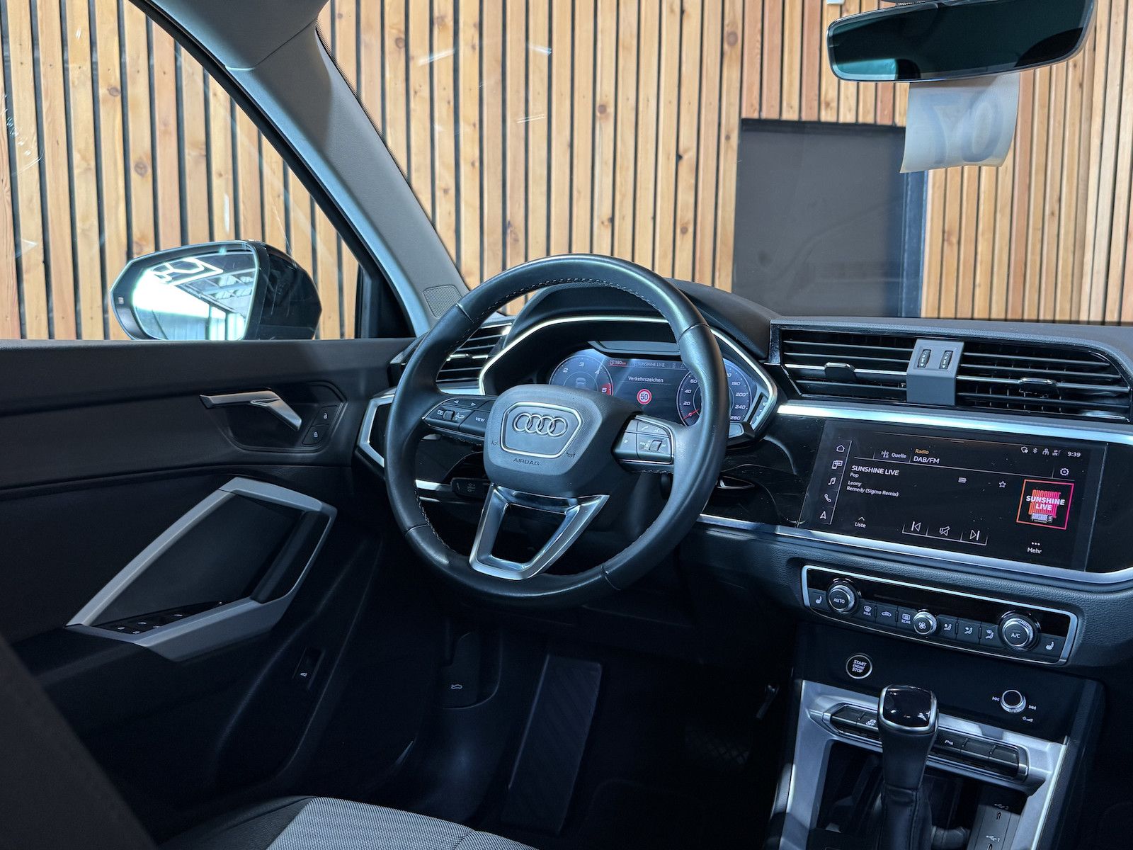 Fahrzeugabbildung Audi Q3 40 TDI advan. quattro *Navi*LED*Virtual*Kam*