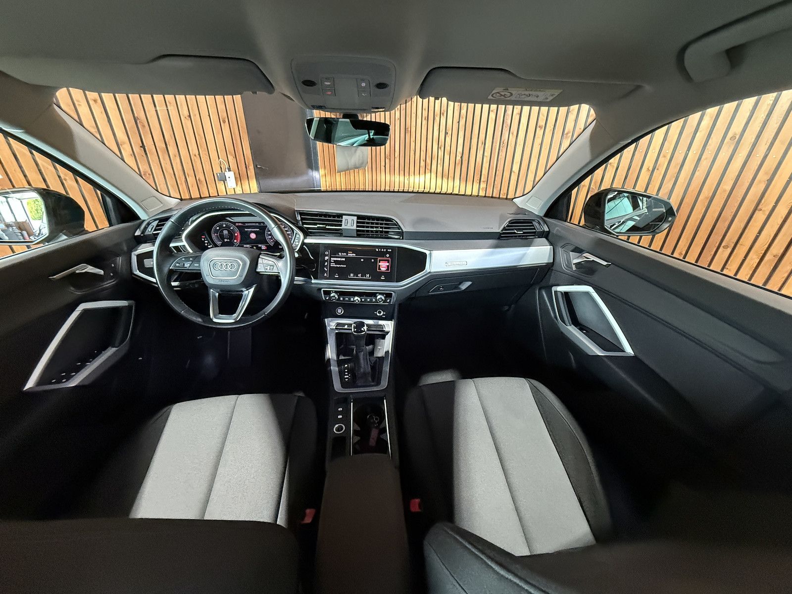 Fahrzeugabbildung Audi Q3 40 TDI advan. quattro *Navi*LED*Virtual*Kam*