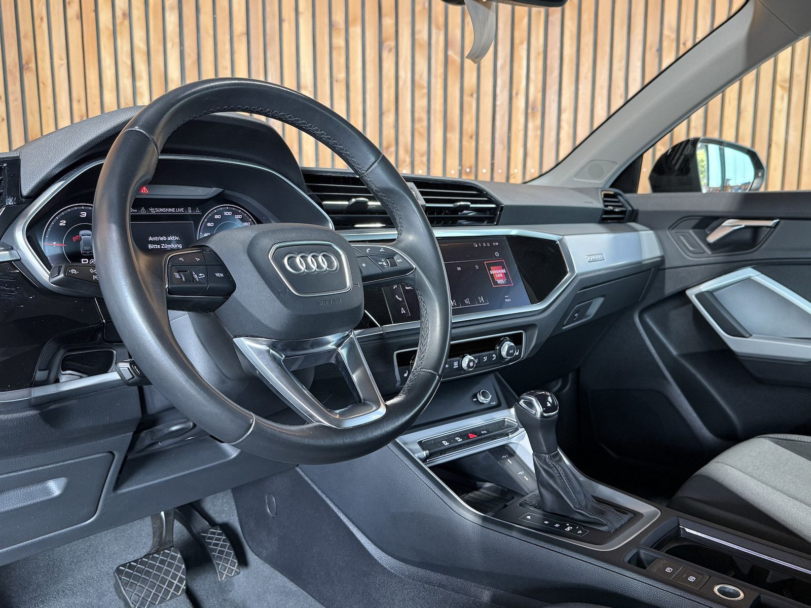 Fahrzeugabbildung Audi Q3 40 TDI advan. quattro *Navi*LED*Virtual*Kam*