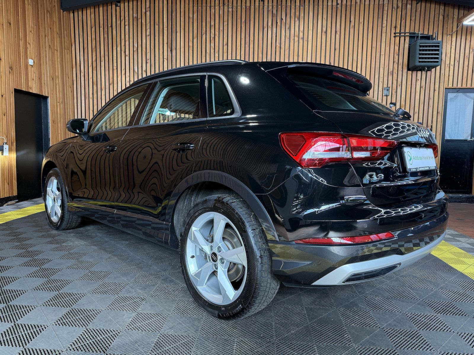 Fahrzeugabbildung Audi Q3 40 TDI advan. quattro *Navi*LED*Virtual*Kam*