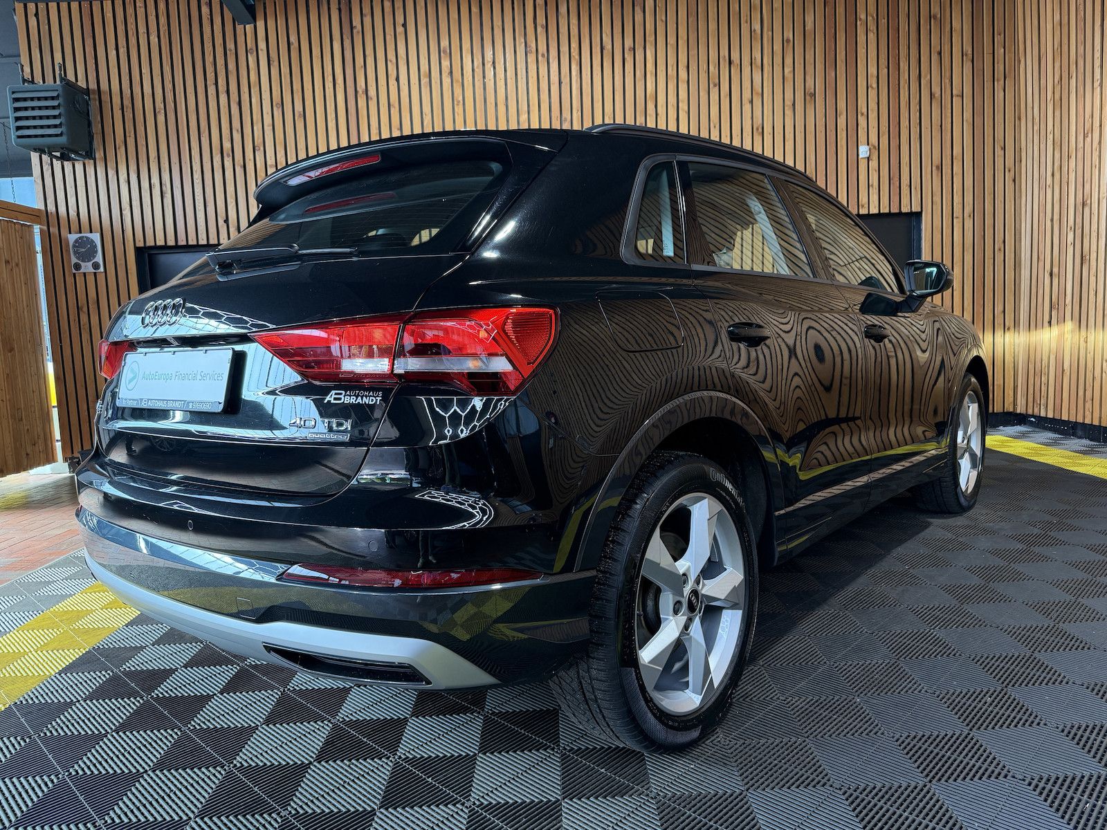 Fahrzeugabbildung Audi Q3 40 TDI advan. quattro *Navi*LED*Virtual*Kam*