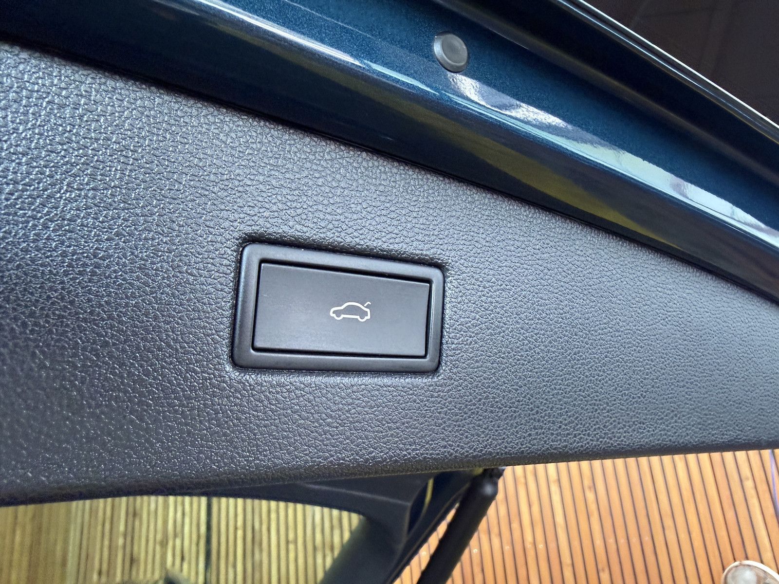 Fahrzeugabbildung Volkswagen Tiguan 1,5 TSI Active DSG *Navi*AHK*Kam*ACC*Pano