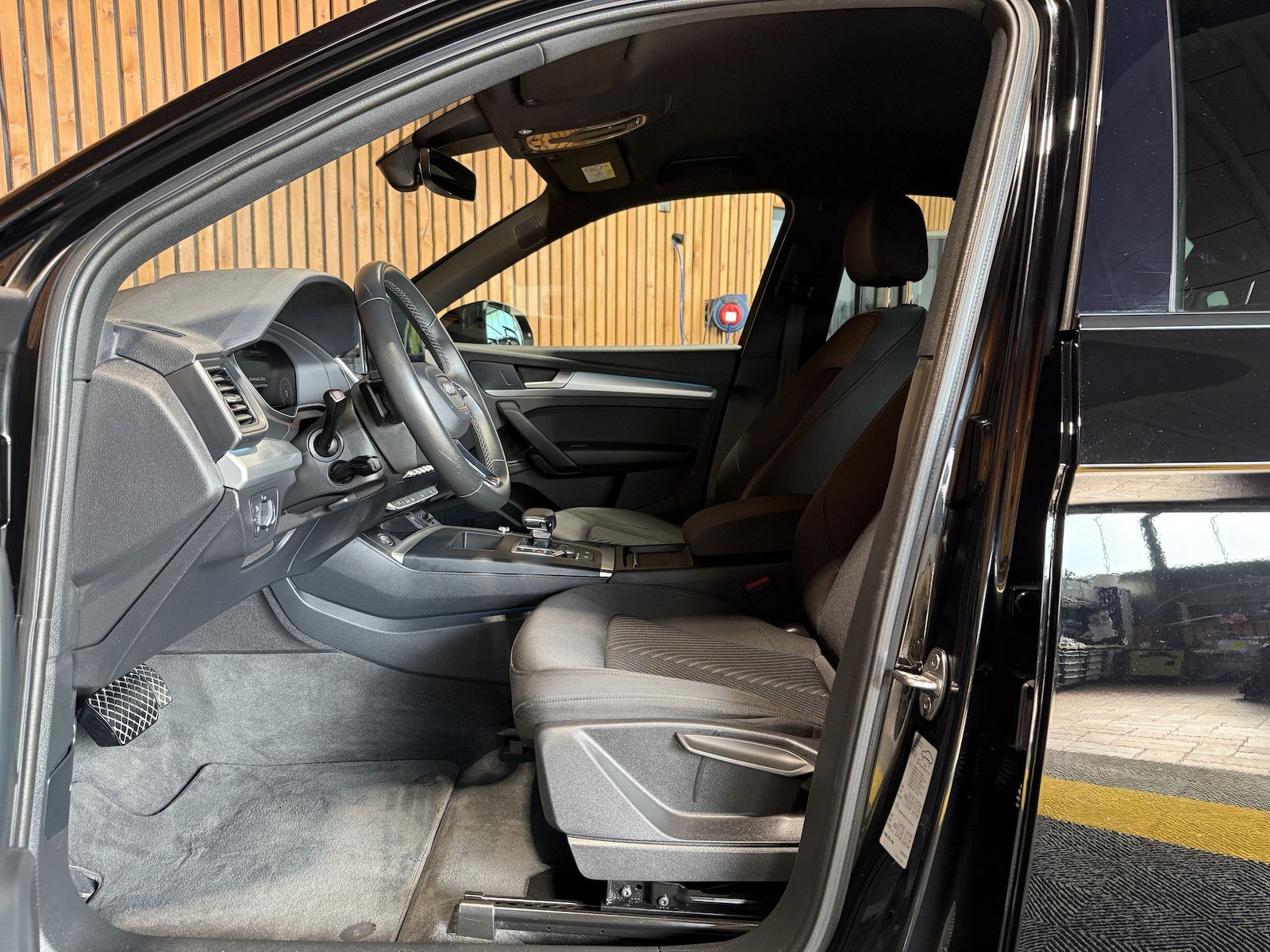 Fahrzeugabbildung Audi Q5 2,0TDI advan. Navi*AHK*B&O*ACC*Virtual*Matrix