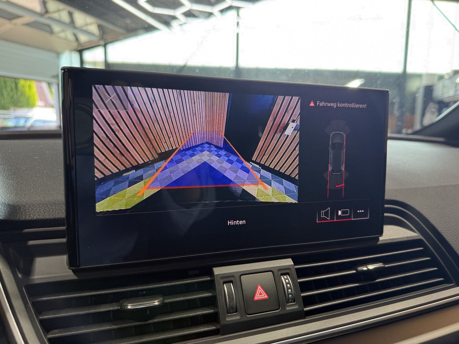 Fahrzeugabbildung Audi Q5 2,0TDI advan. Navi*AHK*B&O*ACC*Virtual*Matrix