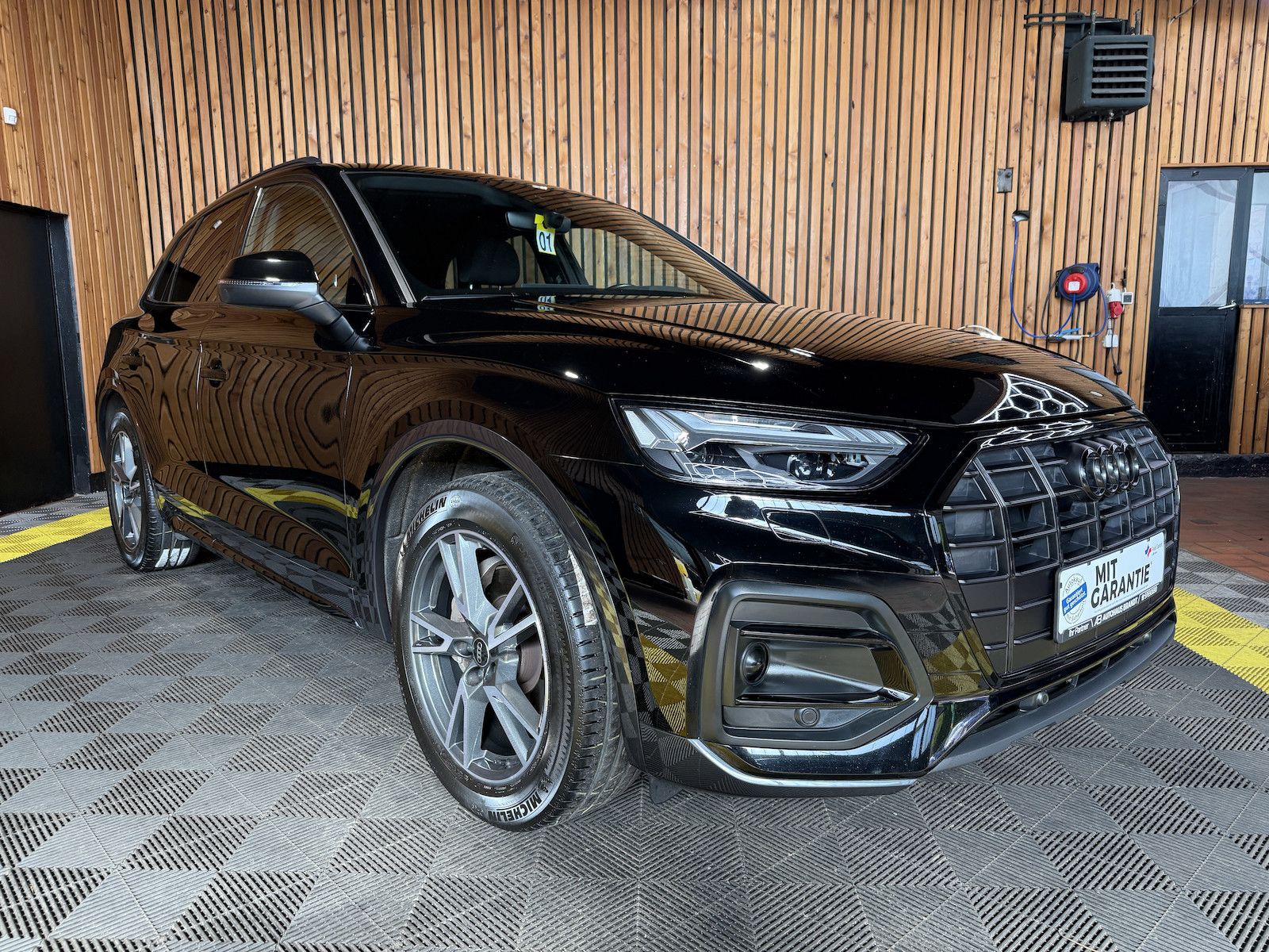 Fahrzeugabbildung Audi Q5 2,0TDI advan. Navi*AHK*B&O*ACC*Virtual*Matrix