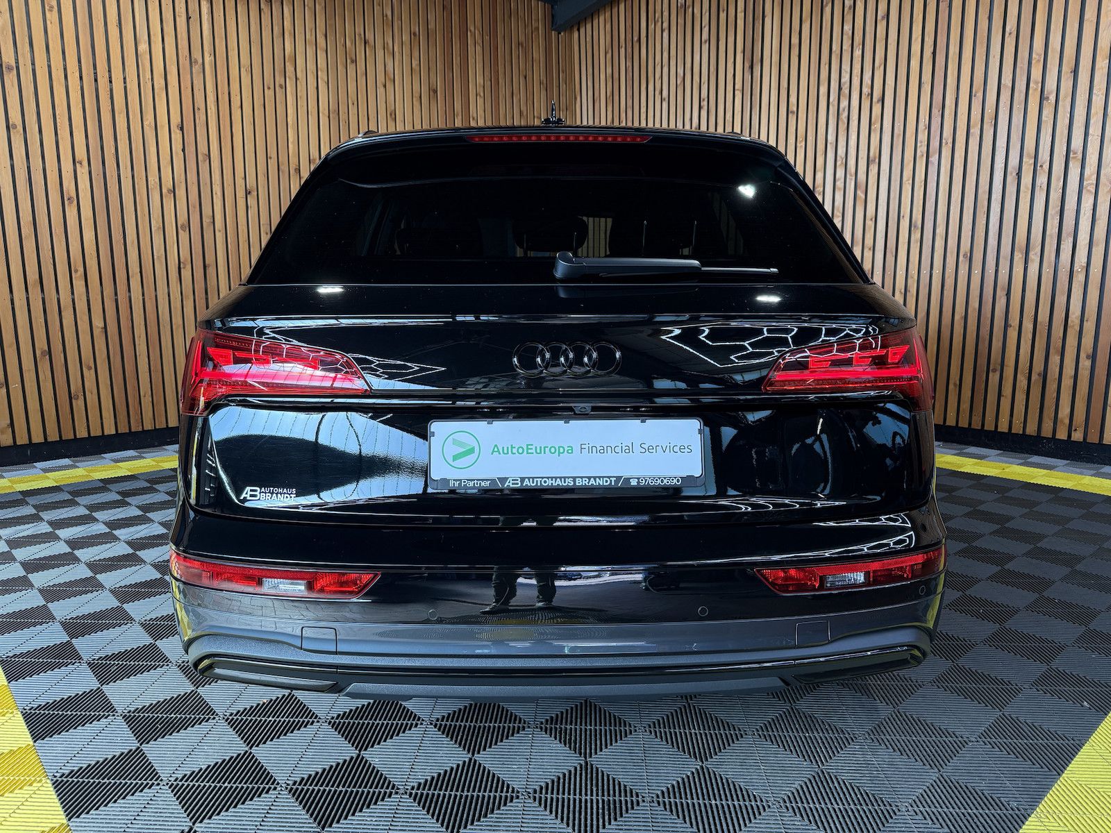 Fahrzeugabbildung Audi Q5 2,0TDI advan. Navi*AHK*B&O*ACC*Virtual*Matrix