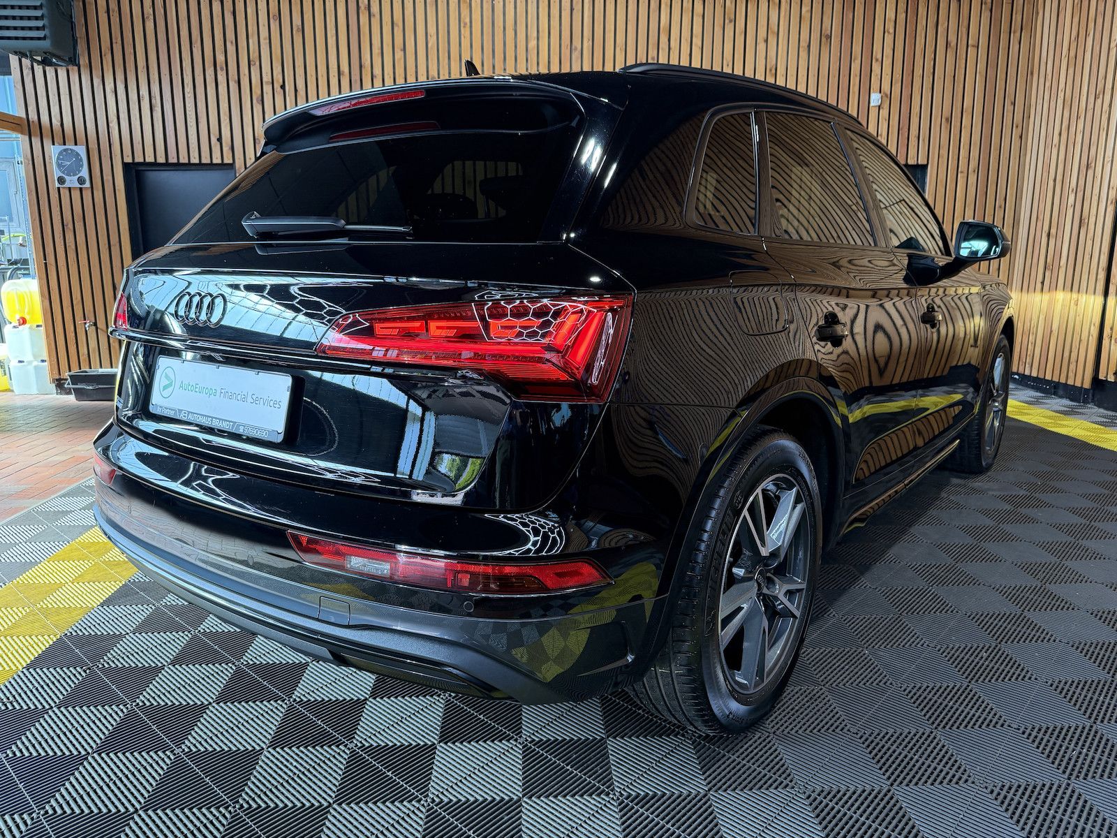 Fahrzeugabbildung Audi Q5 2,0TDI advan. Navi*AHK*B&O*ACC*Virtual*Matrix