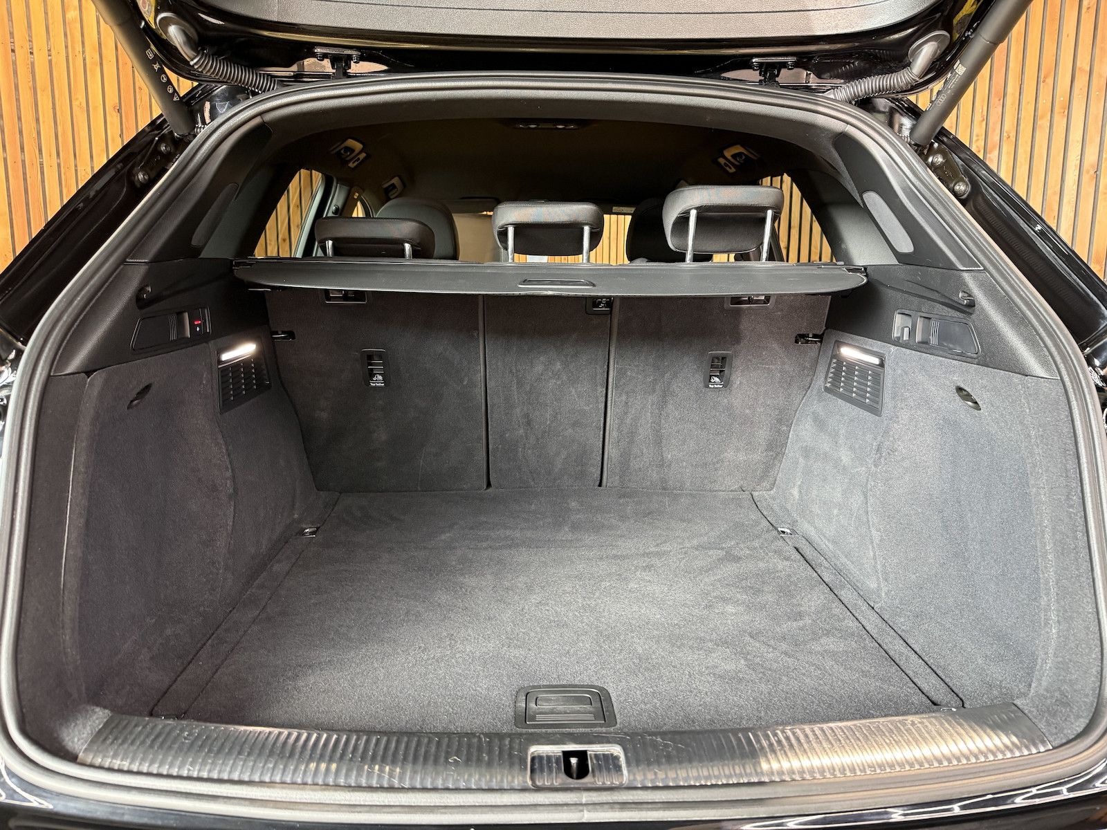 Fahrzeugabbildung Audi Q5 2,0TDI advan. Navi*AHK*B&O*ACC*Virtual*Matrix
