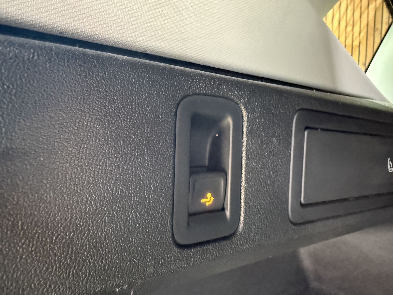 Fahrzeugabbildung Volkswagen Tiguan 1,5 eTSI DSG Goal *Navi*Kam*LED*AHK*360°