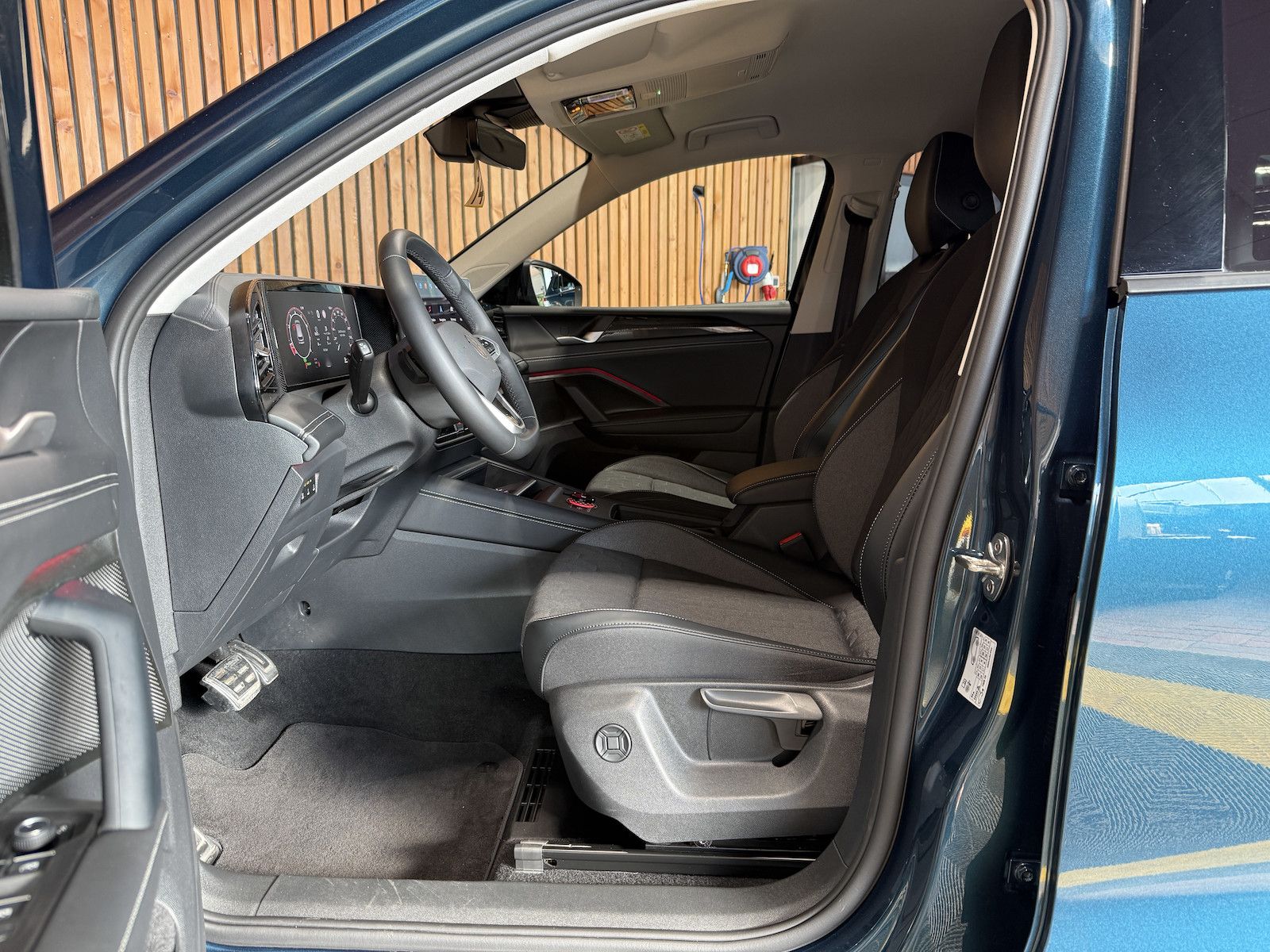 Fahrzeugabbildung Volkswagen Tiguan 1,5 eTSI DSG Goal *Navi*Kam*LED*AHK*360°