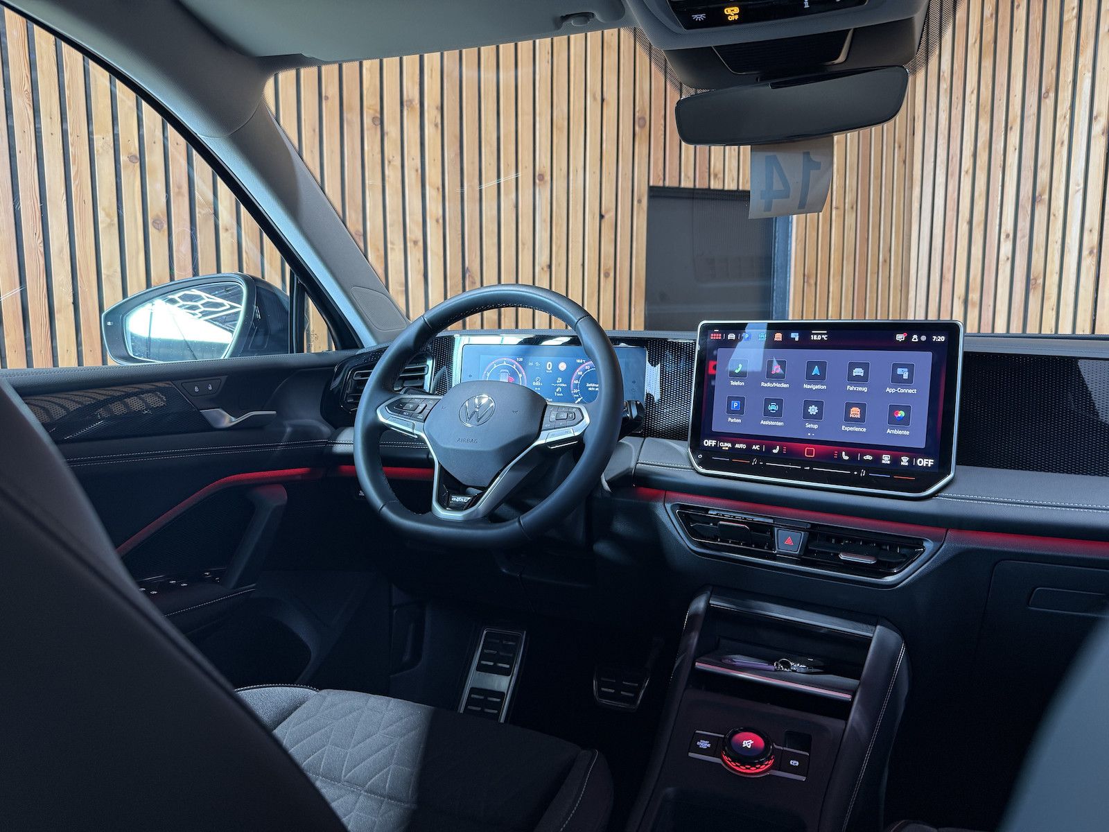 Fahrzeugabbildung Volkswagen Tiguan 1,5 eTSI DSG Goal *Navi*Kam*LED*AHK*360°