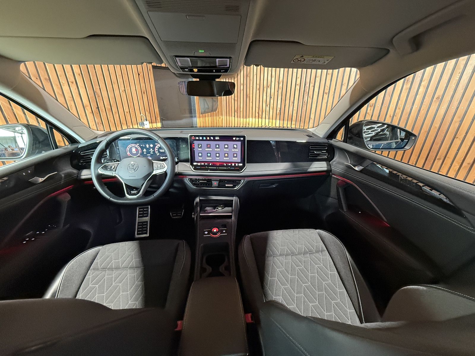 Fahrzeugabbildung Volkswagen Tiguan 1,5 eTSI DSG Goal *Navi*Kam*LED*AHK*360°