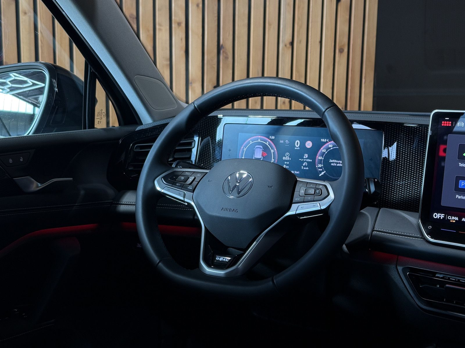 Fahrzeugabbildung Volkswagen Tiguan 1,5 eTSI DSG Goal *Navi*Kam*LED*AHK*360°